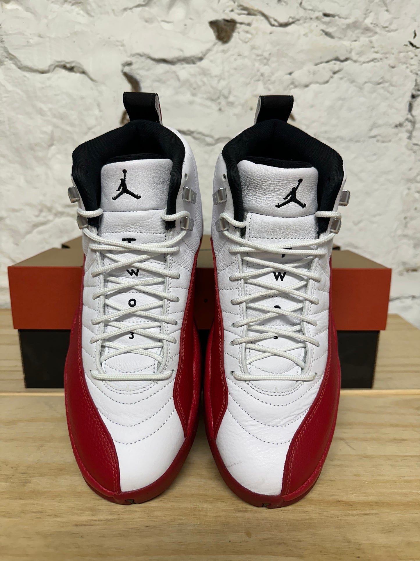 Air Jordan 12 Cherry Sz 8.5
