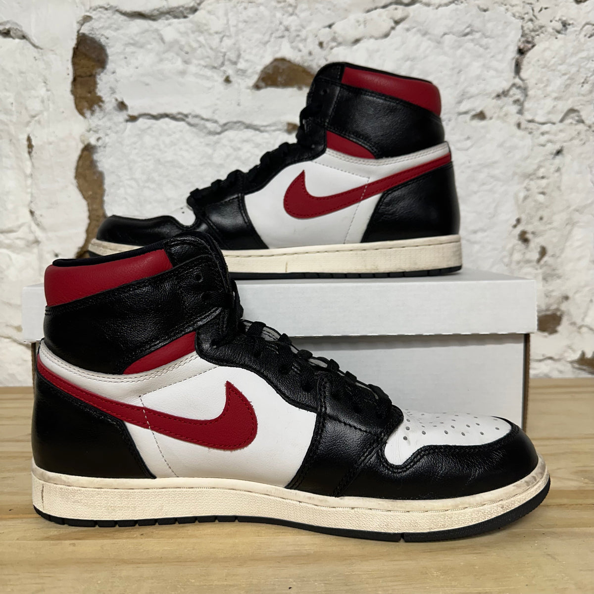 Air Jordan 1 High Black Gym Red Sz 11.5