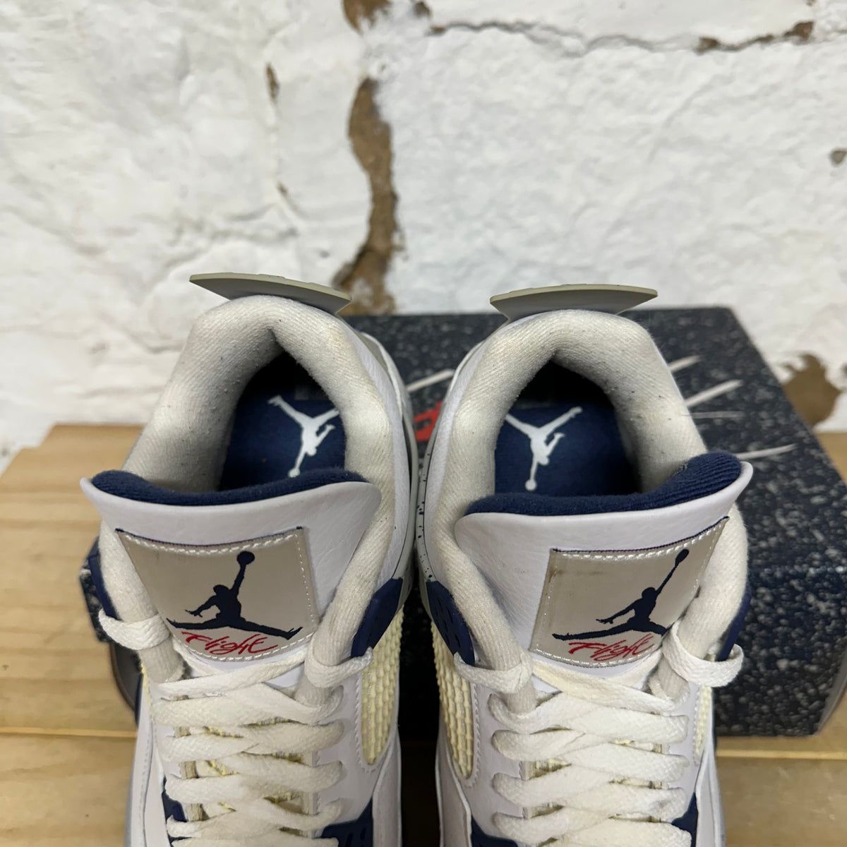 Air Jordan 4 Midnight Navy Sz 9.5