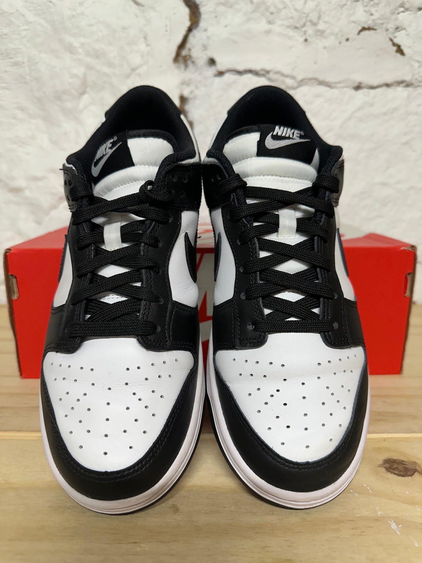 Nike Dunk Low Panda Sz 7 (8.5W)