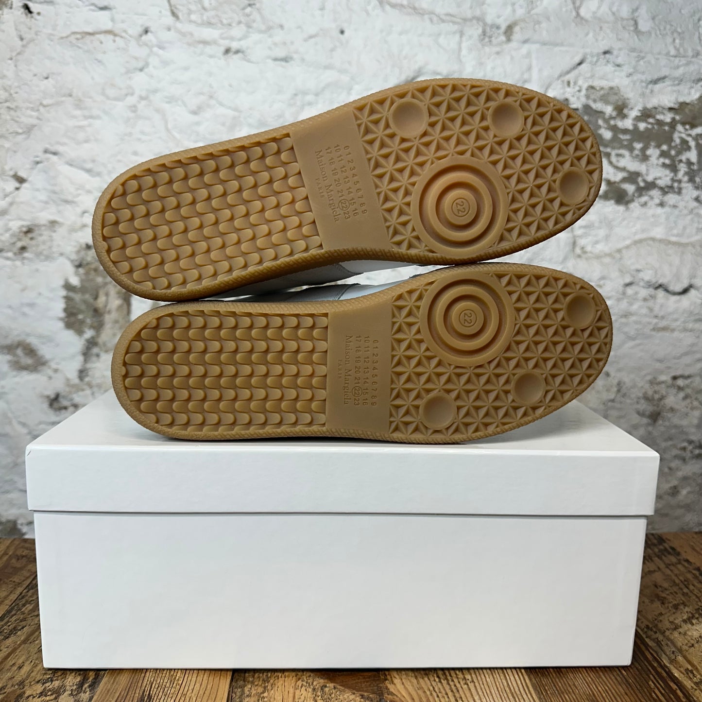 Maison Margiela Replica Grey White Sneaker Sz 9 (42) DS