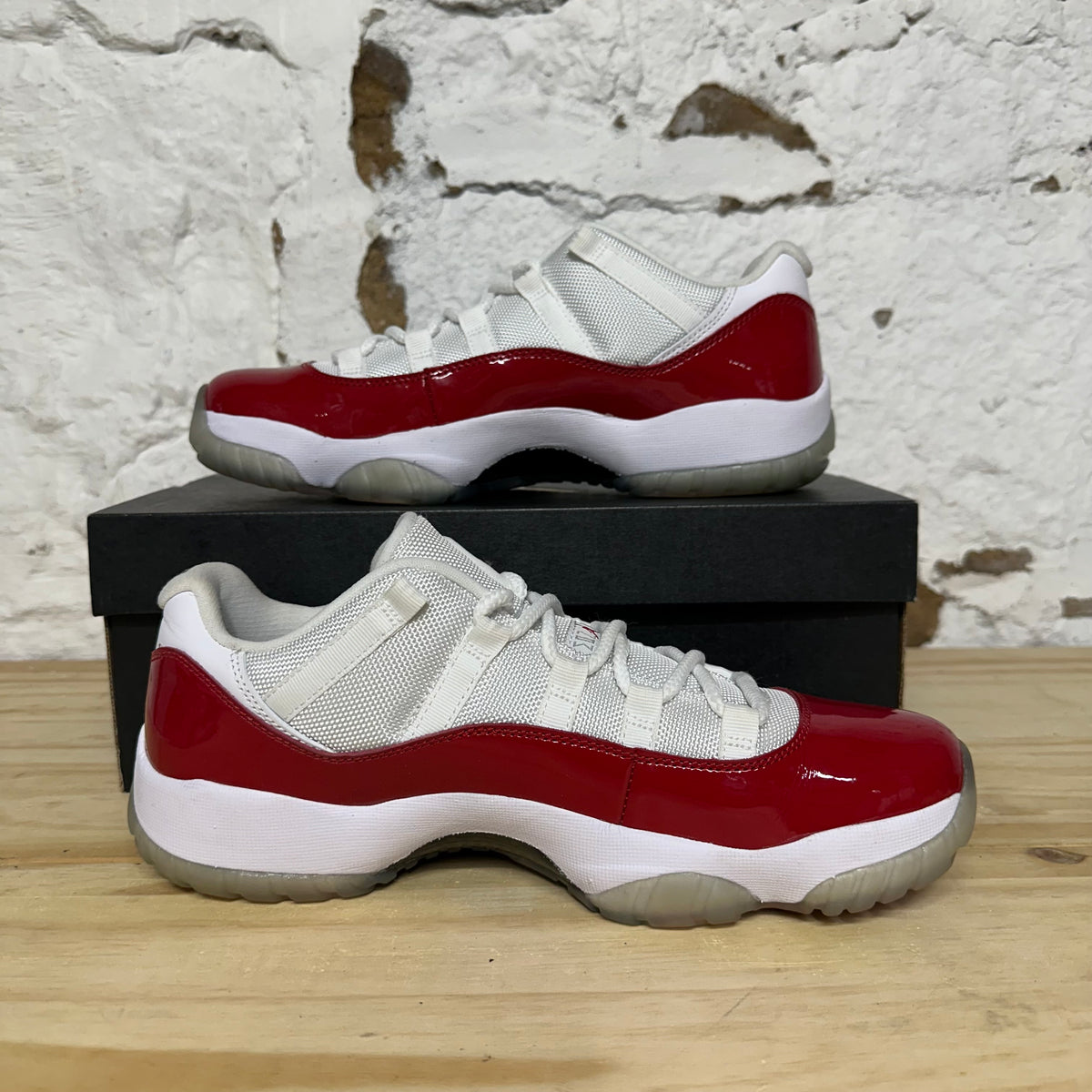 Air Jordan 11 Low Cherry (2016) Sz 9.5