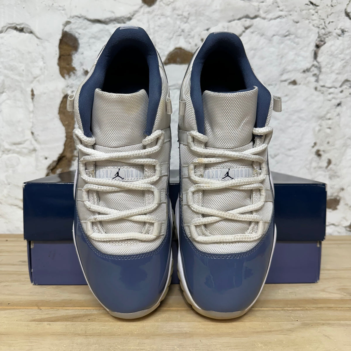 Air Jordan 11 Low  Diffused Blue Sz 8
