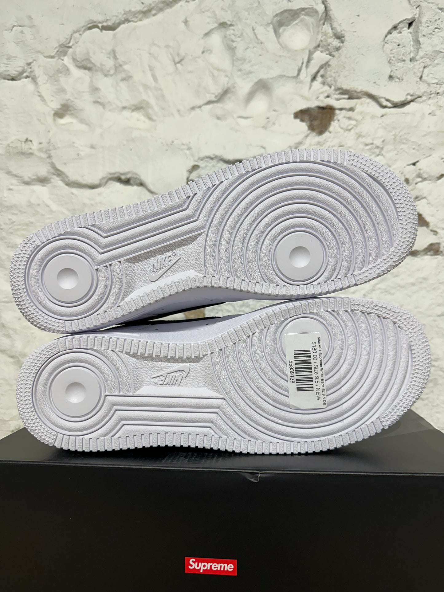 Nike Air Force 1 Low Supreme White Black Sz 9.5 DS