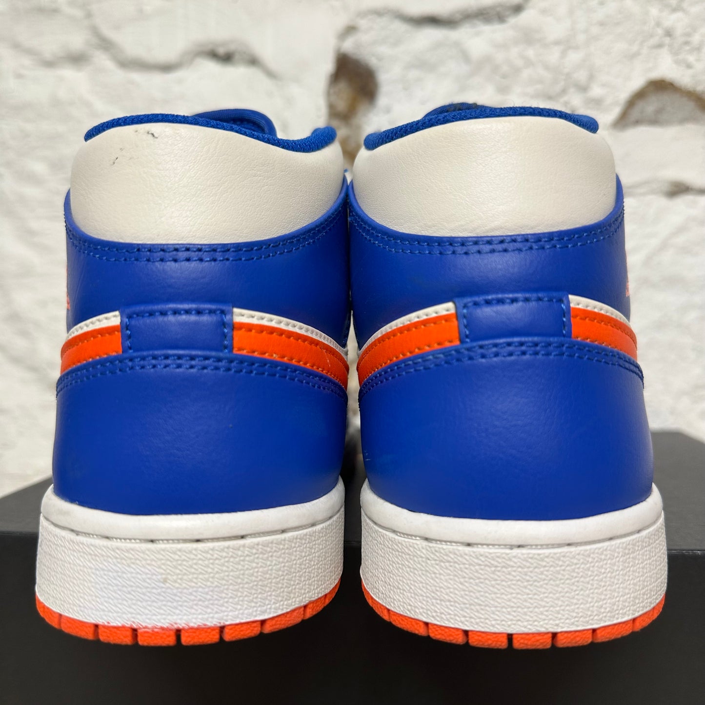 Air Jordan 1 Mid Knicks Sz 9.5
