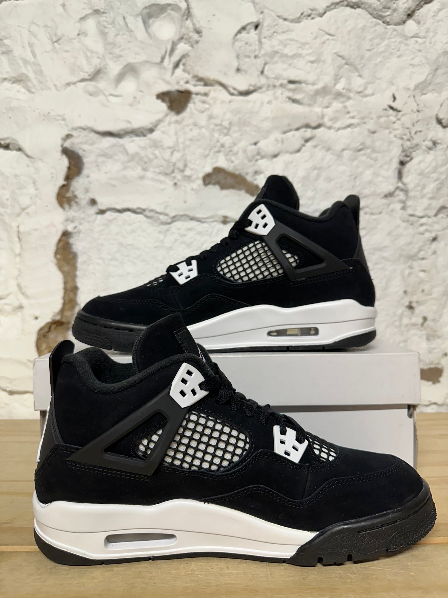 Air Jordan 4 White Thunder Sz 7Y DS