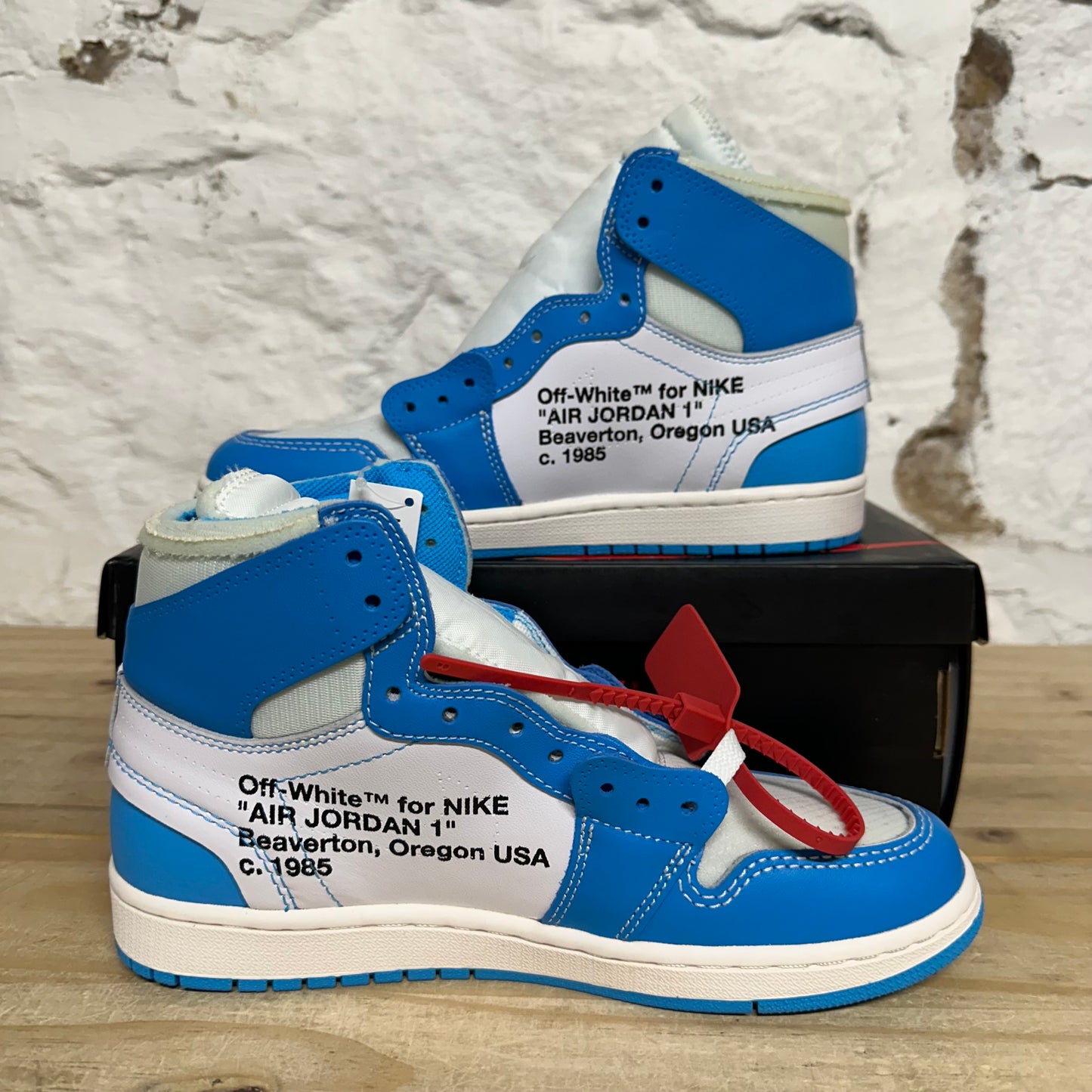 Air Jordan 1 High Off-White University Blue Sz 8 DS