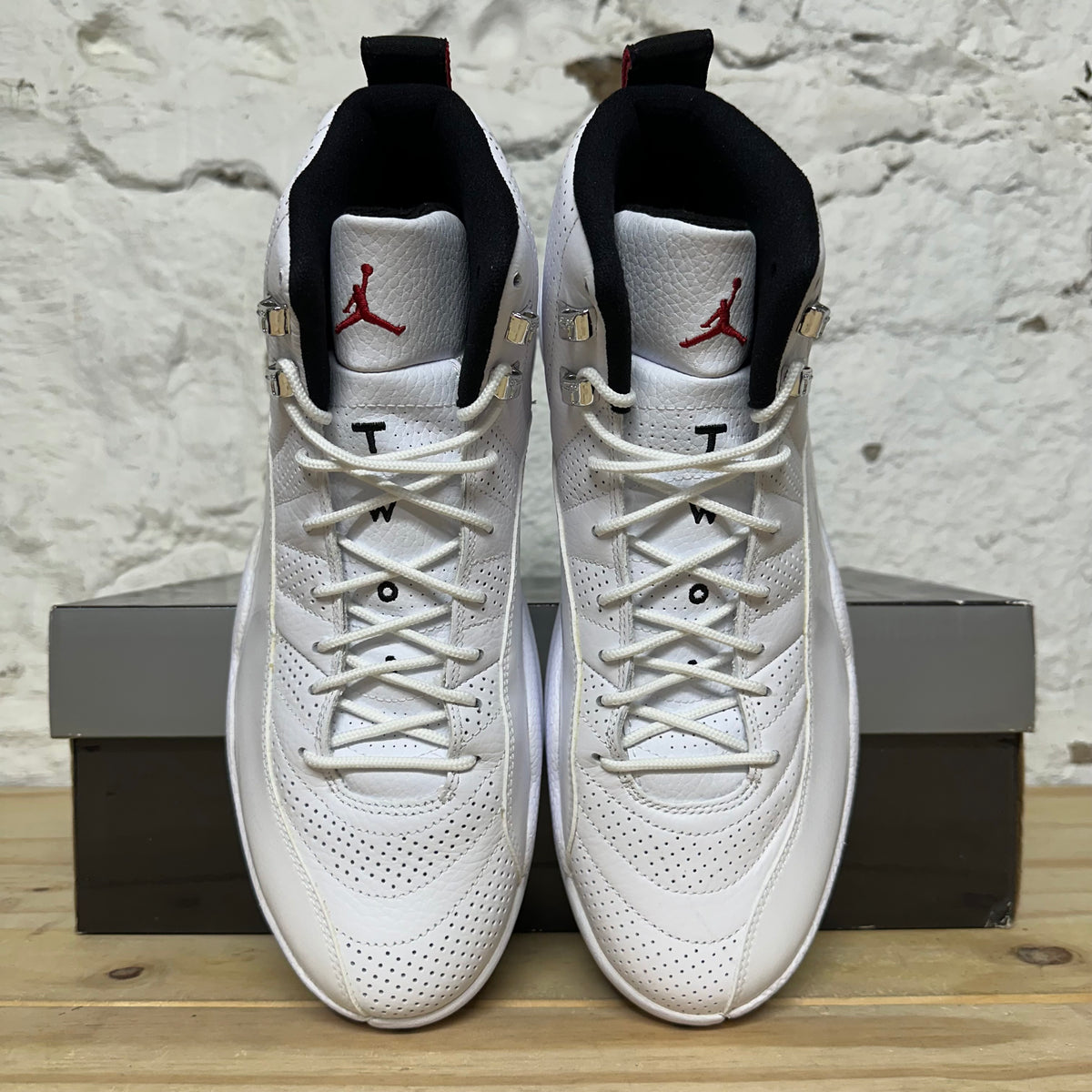 Air Jordan 12 Rising Sun (2009) Sz 10 DS