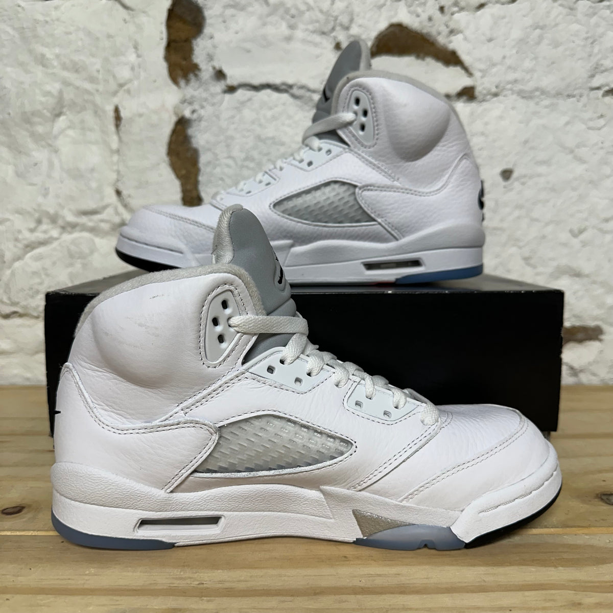 Air Jordan 5 White Metallic (2026) Sz 6.5Y