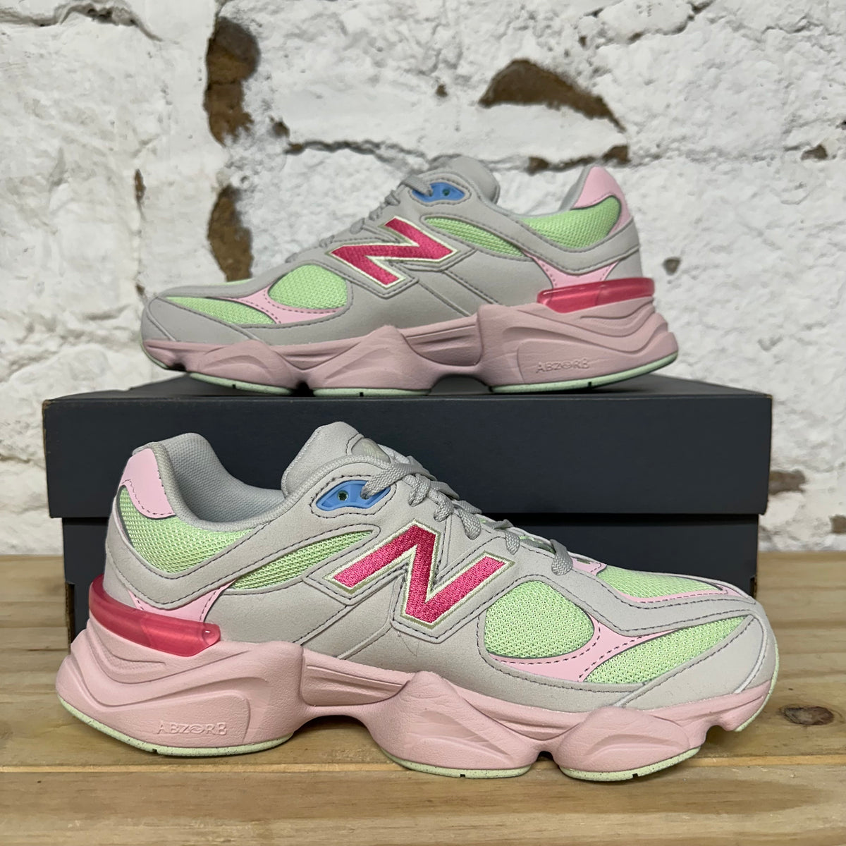New Balance 9060 Grey Dragon Berry Sz 7 DS