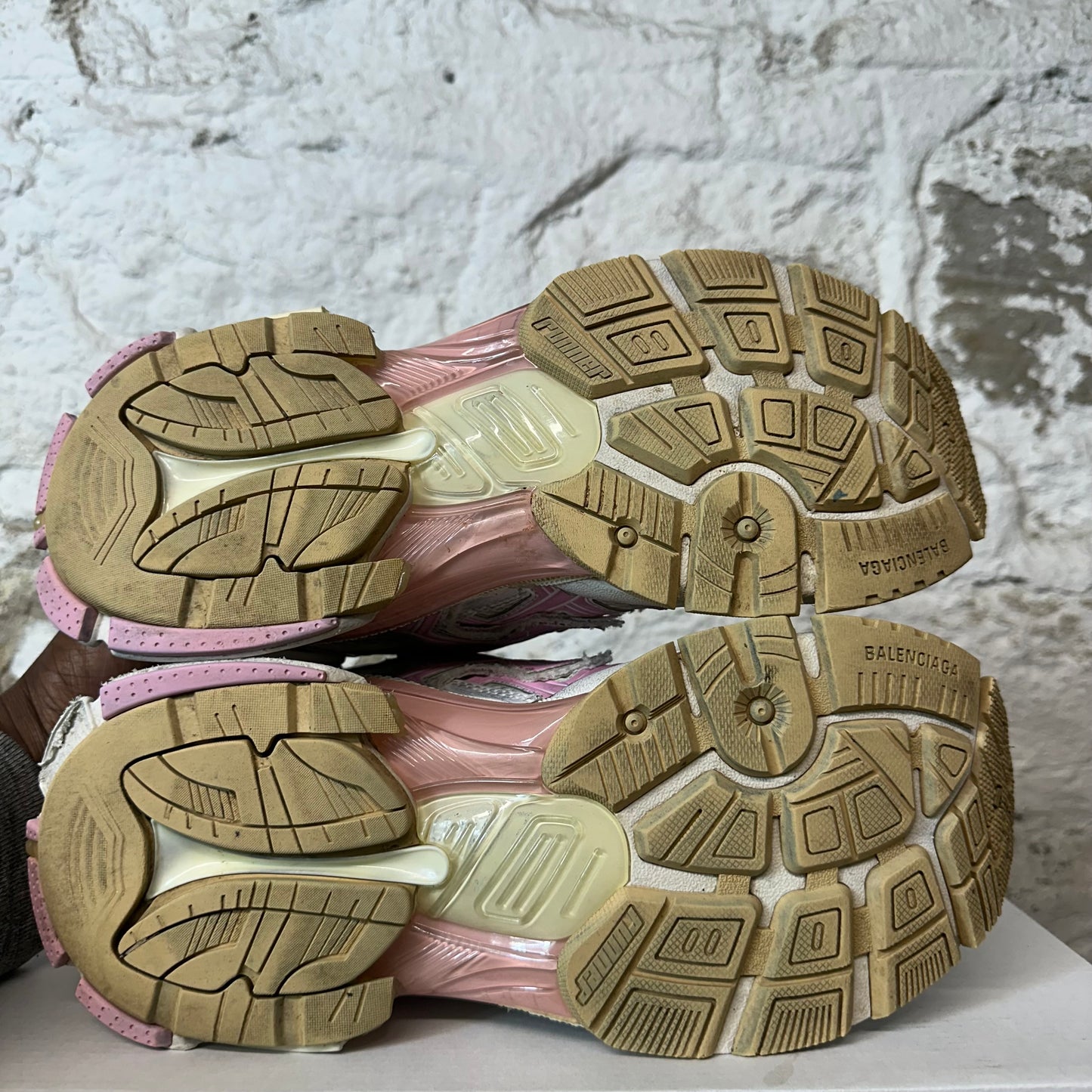 Balenciaga Runner Pink White Cream Sneaker Sz 6 (38)