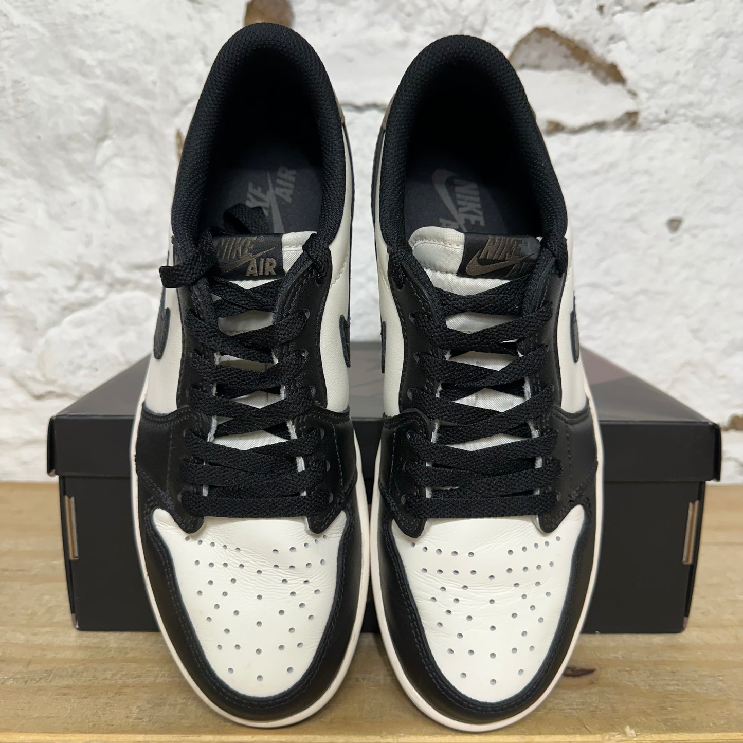 Air Jordan 1 Low Mocha Sz 8.5