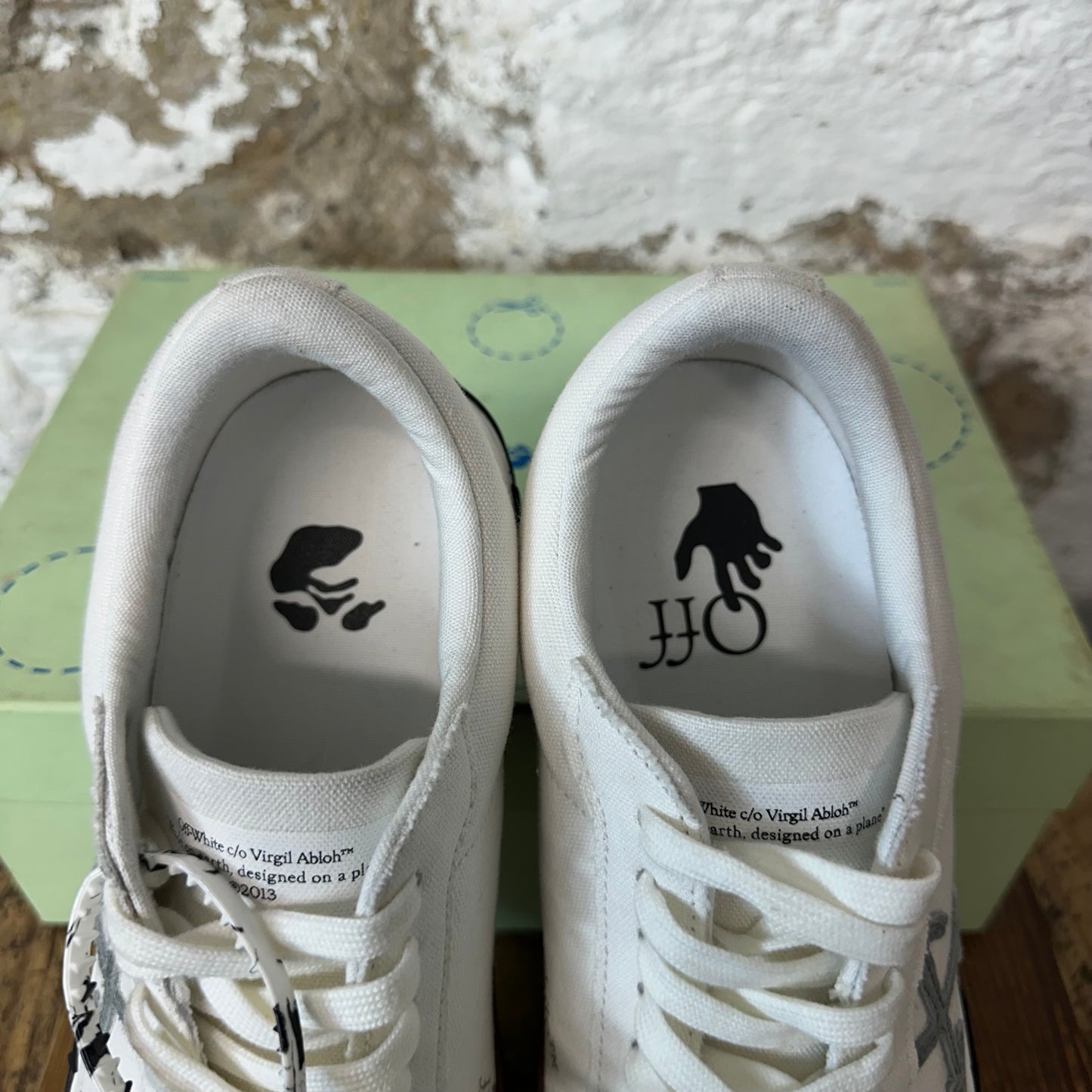 Off White Grey Arrow Black White Vulc Sneaker Sz 10 (43)