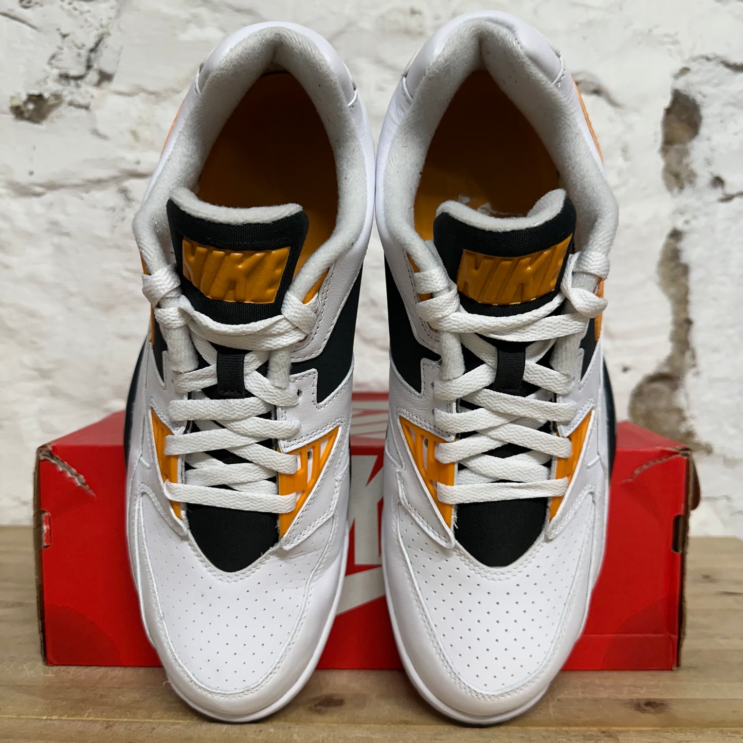 Nike Air Cross Trainer 3 Low White University Gold Sz 11.5
