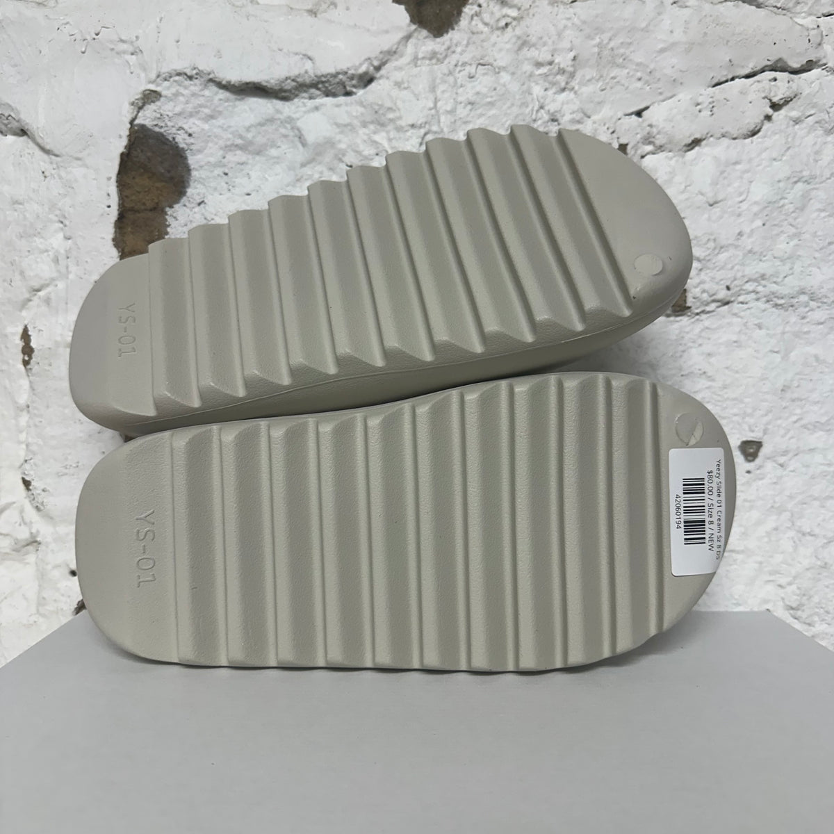 Yeezy Slide 01 Cream Sz 8 DS