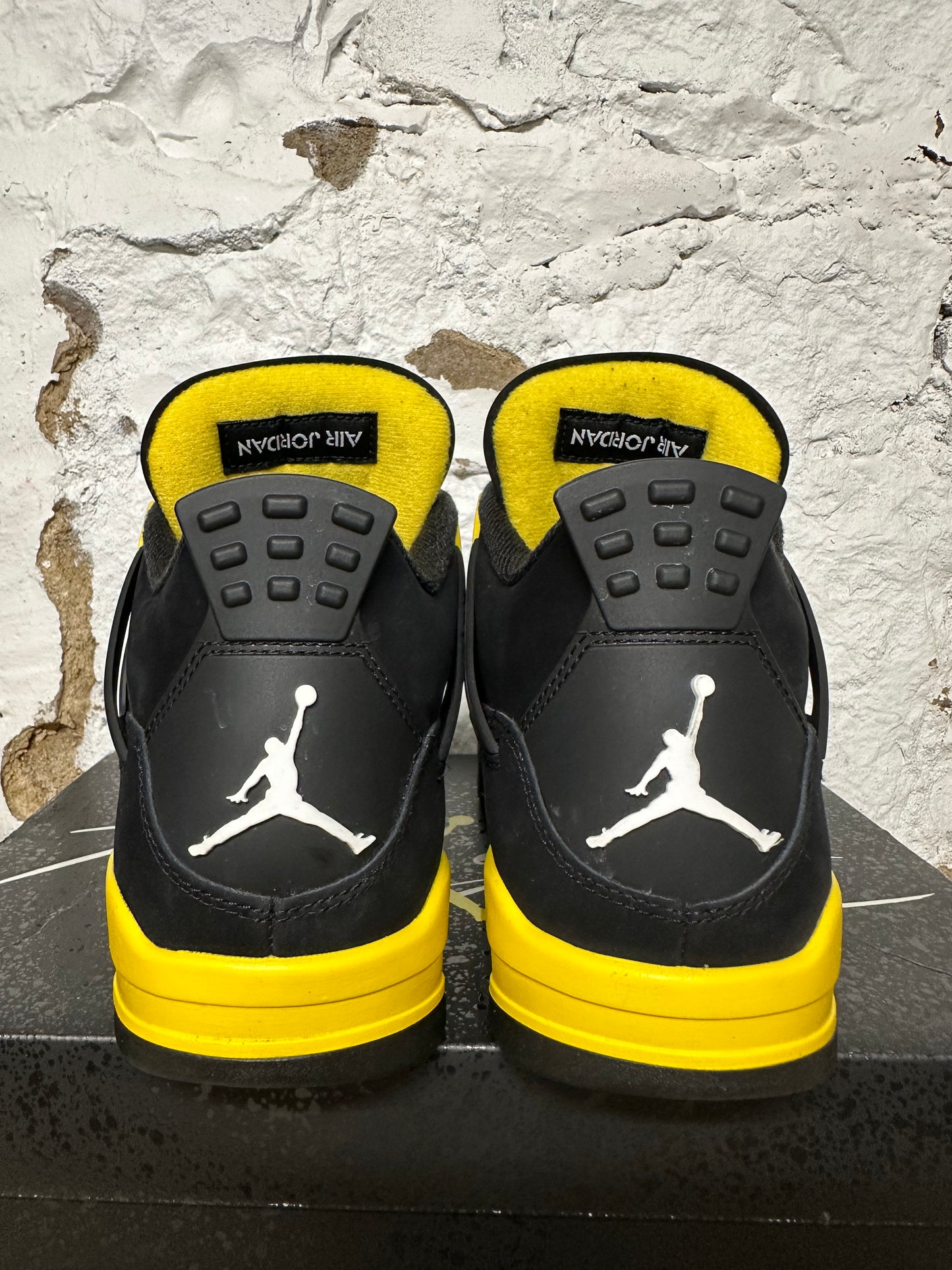 Air Jordan 4 Thunder Sz 10.5