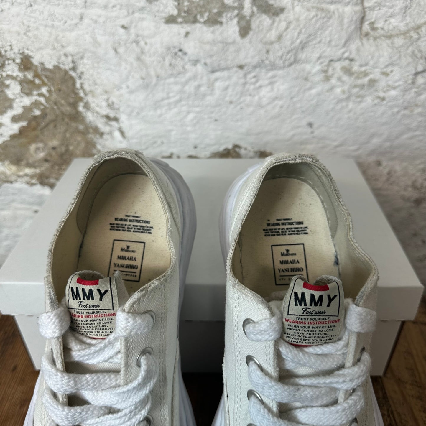 Maison Mihara Hank White Cream Sneaker Sz 10 (43) No Box