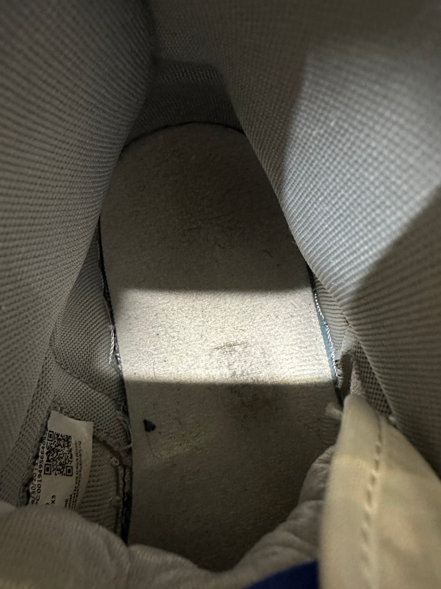 Air Jordan 1 High Hyper Royal Sz 9.5