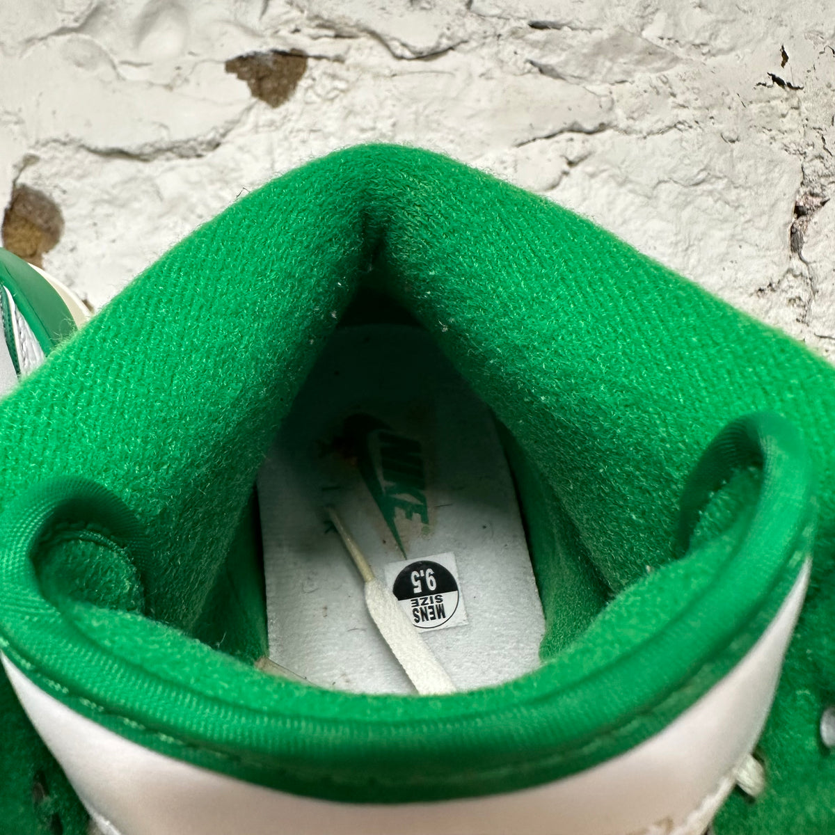 Air Jordan 2 Lucky Green Sz 9.5