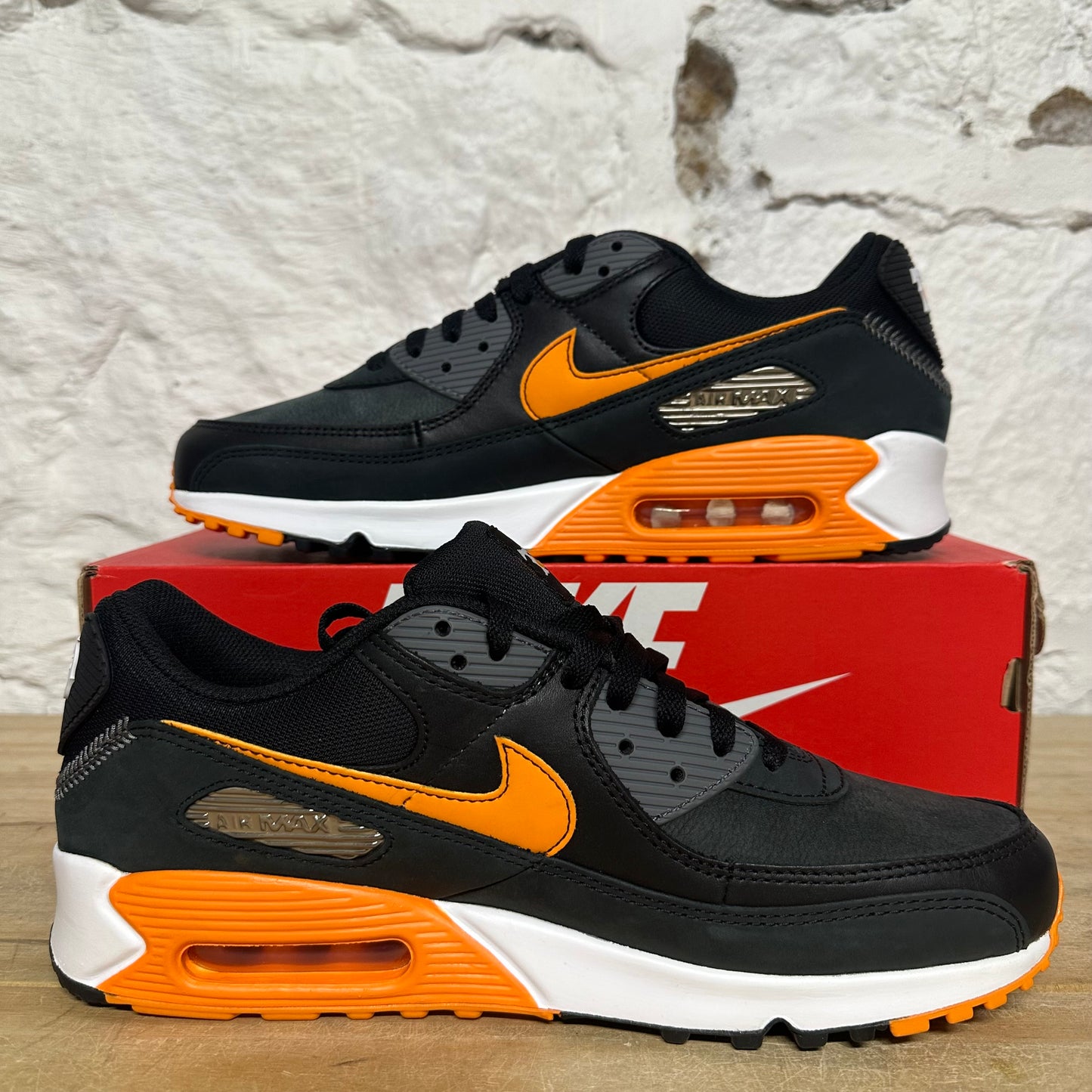Nike Air Max 90 Tokyo Giants Sz 11 DS