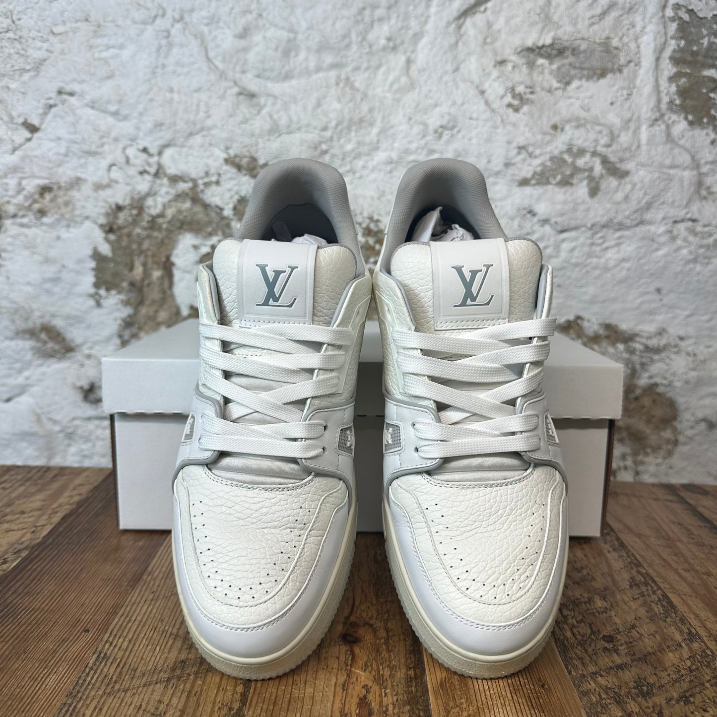 Louis Vuitton White Trainer Sneaker Sz 8.5 (7LV) No Box