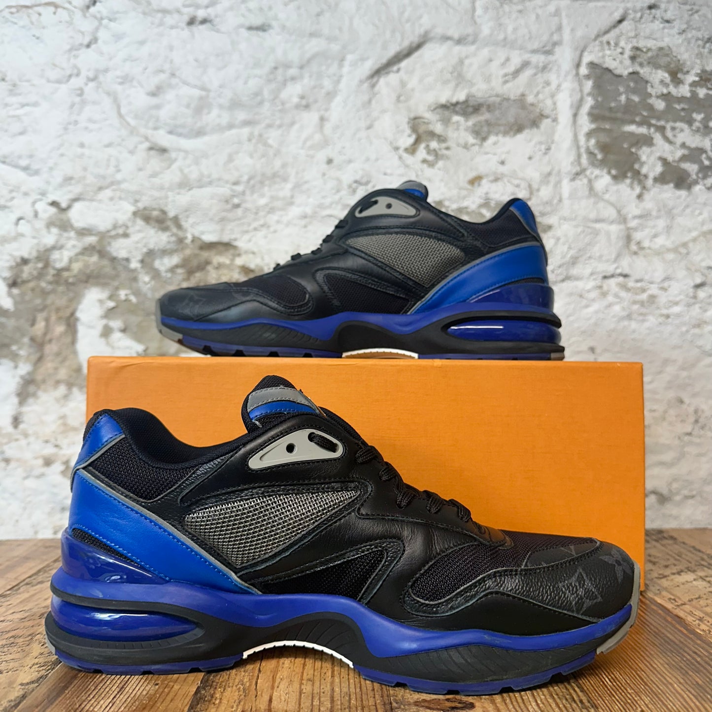 Louis Vuitton Blue Black Trail Sneaker Sz 8.5 (7LV)