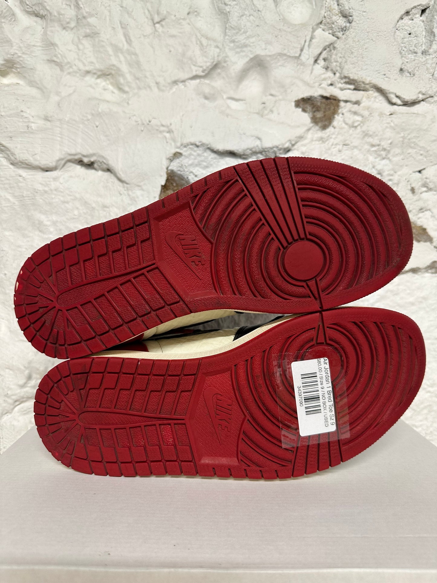 Air Jordan 1 High Bred Toe Sz 9
