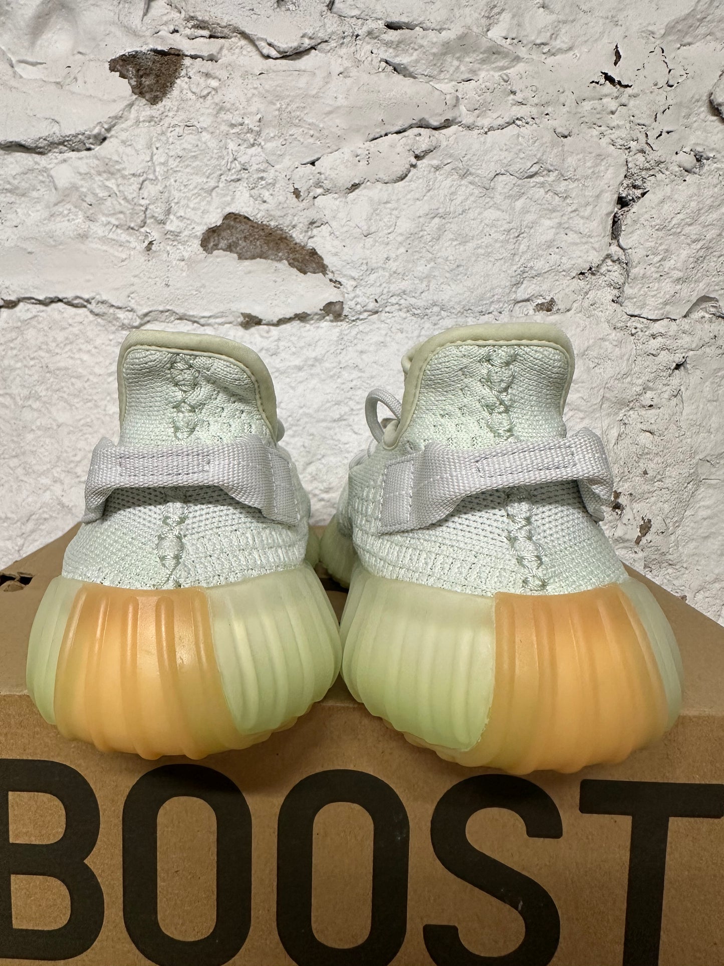 Yeezy 350 V2 Hyperspace Sz 10.5 DS