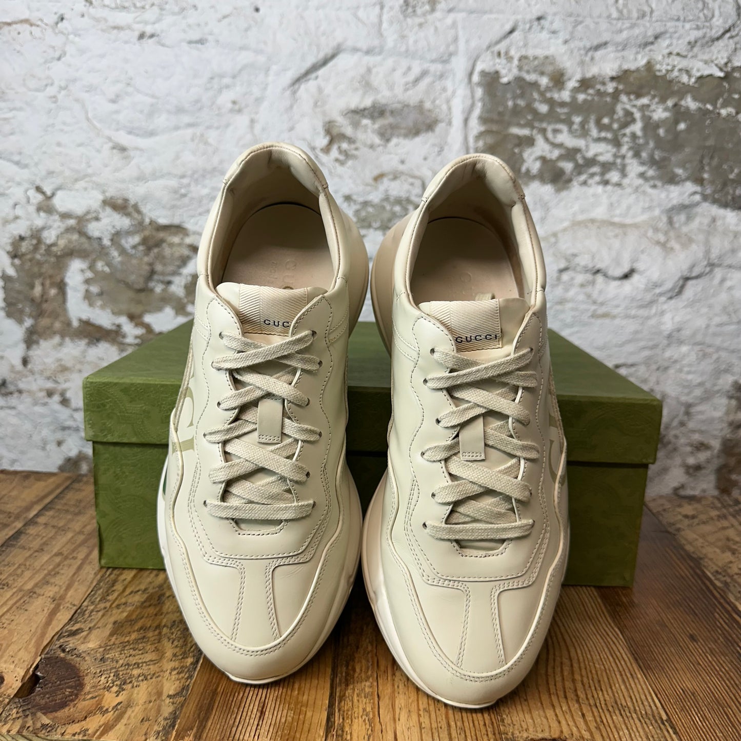 Gucci Rhyton Vintage Logo Cream Sneaker Sz 8