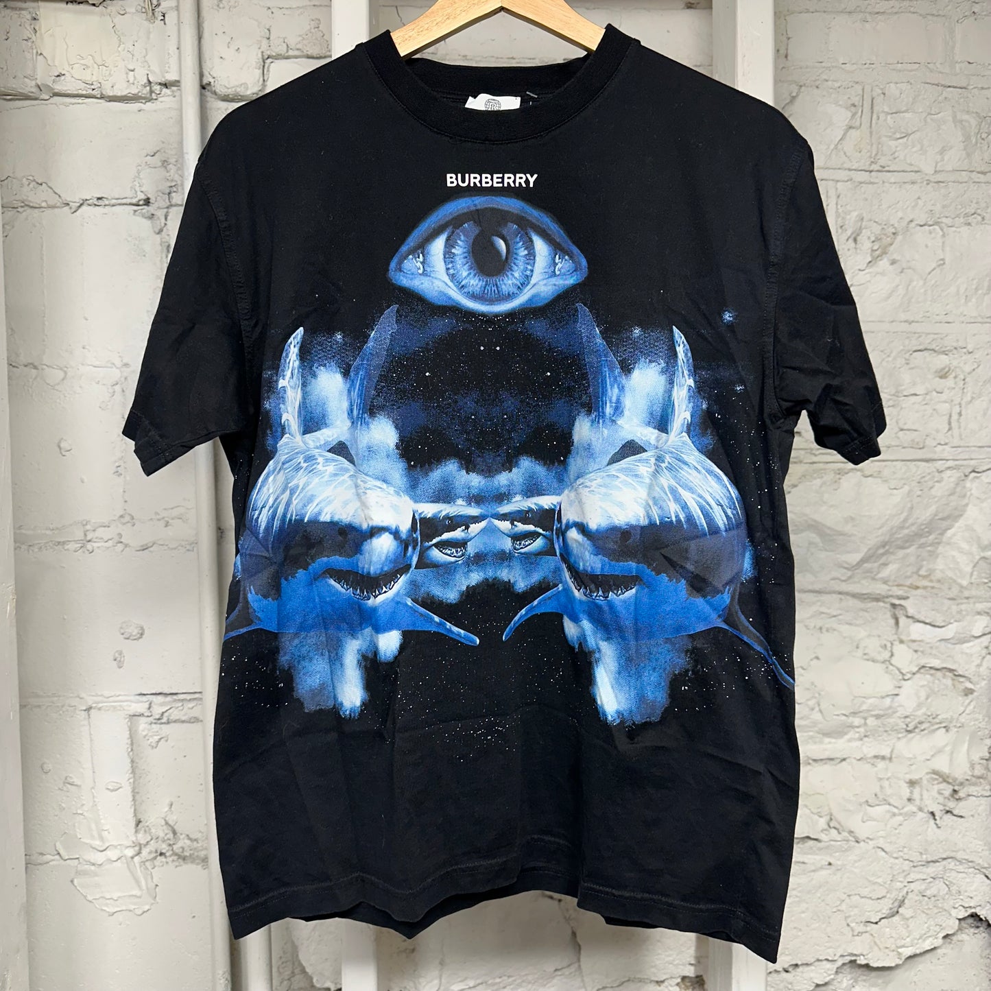 Burberry Blue Eye Shark T-Shirt Sz XS