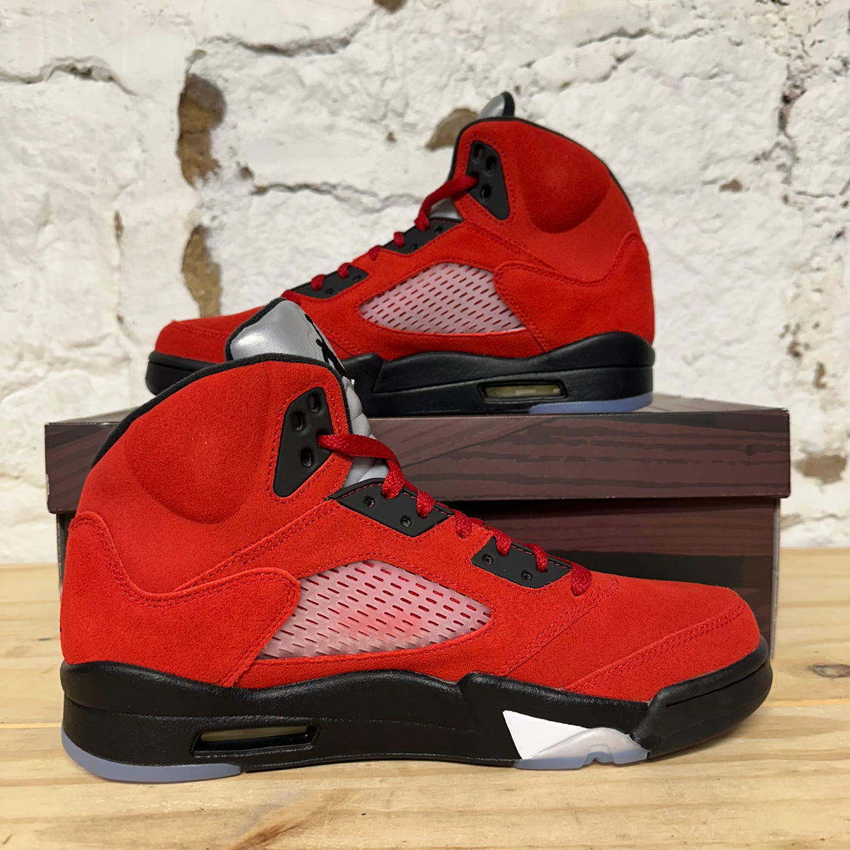 Air Jordan 5 Raging Bull (2021) Sz 9 DS