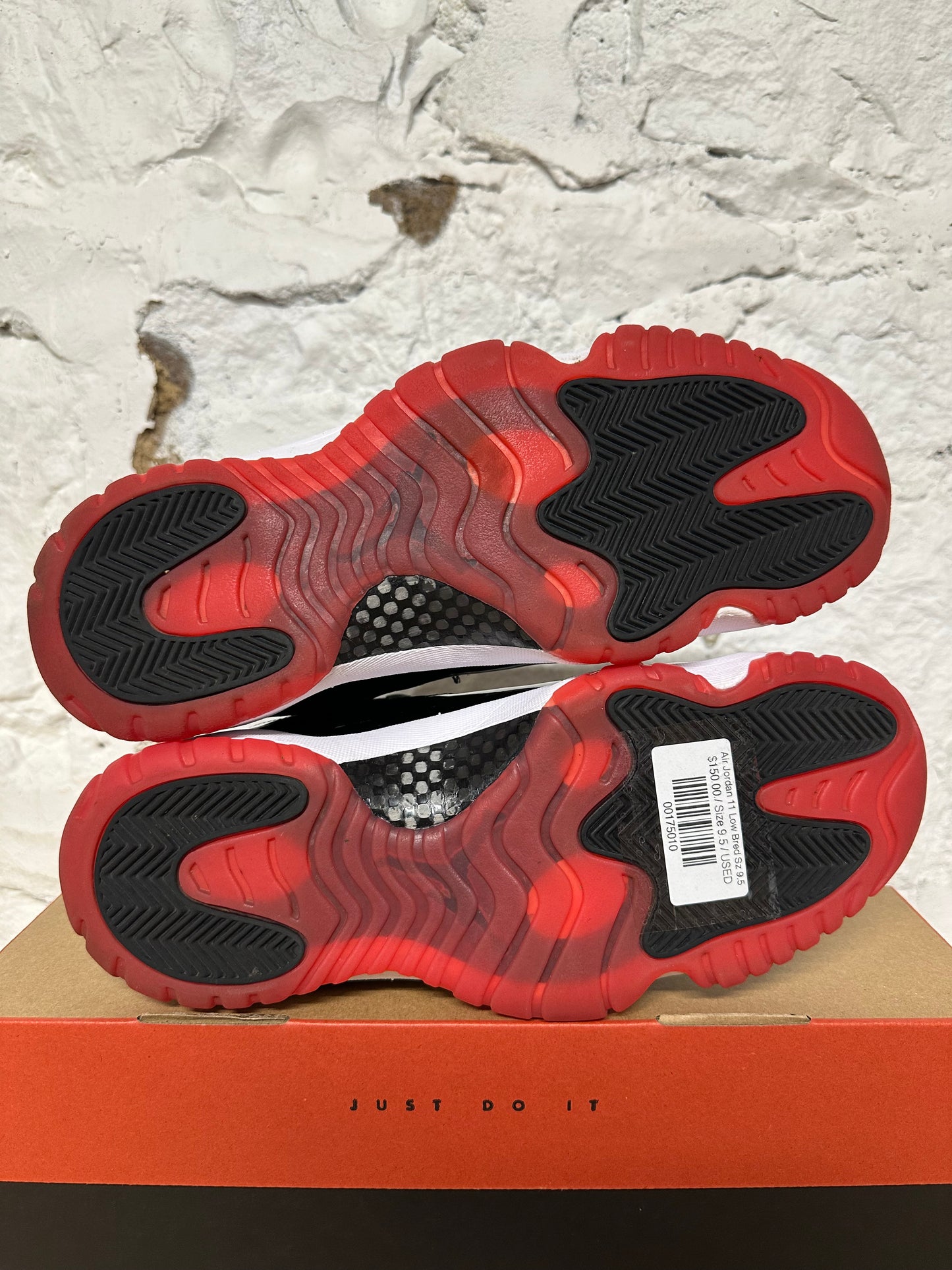 Air Jordan 11 Low Bred Sz 9.5