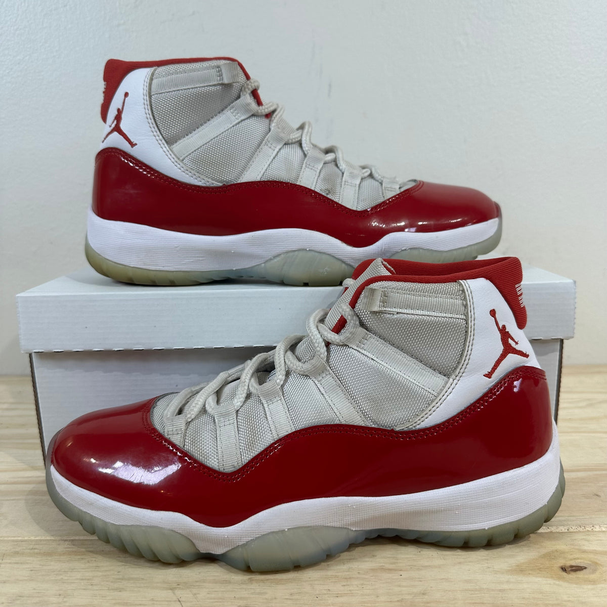 Size 11.5 Cherry 11s Jordan’s Brand New in Box Jordan 11 Retro Cherry (2022) (PS) - 378039-116 - US main image 4