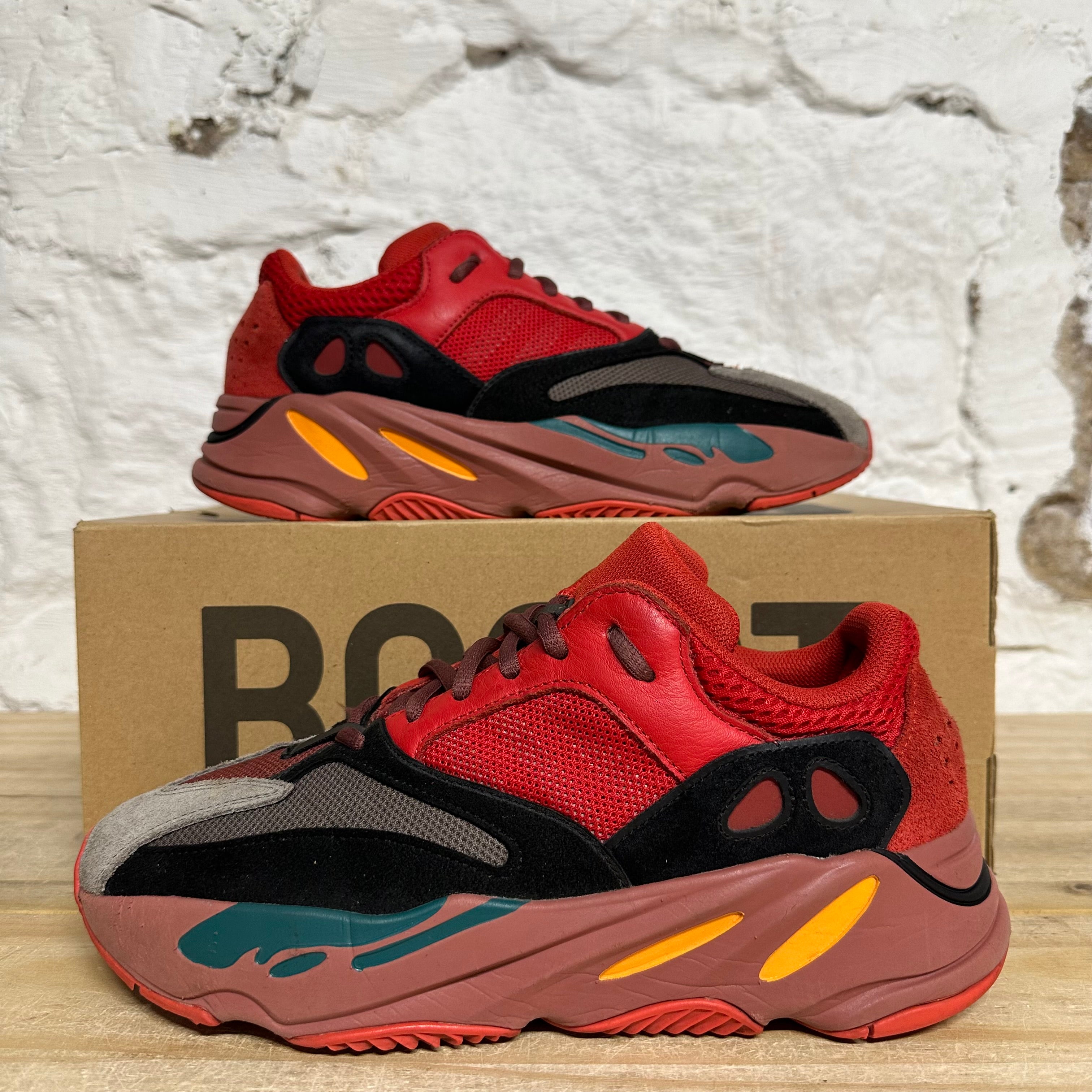 Yeezy 700 Hi Res Red Sz 9