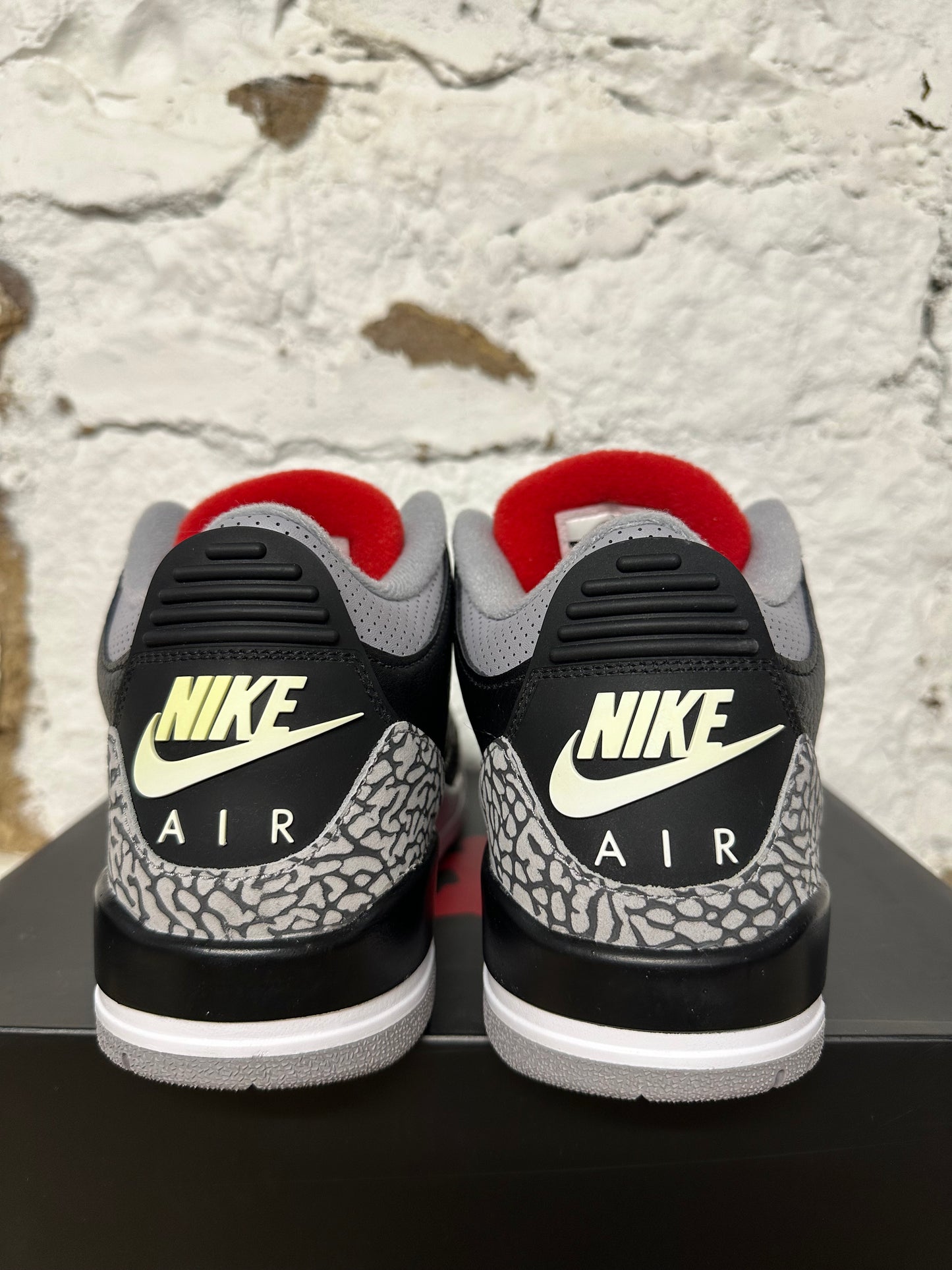 Air Jordan 3 Black Cement (2018) Sz 8.5 DS