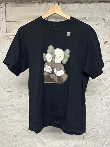 Kaws Figure Black T-shirt Sz S DS