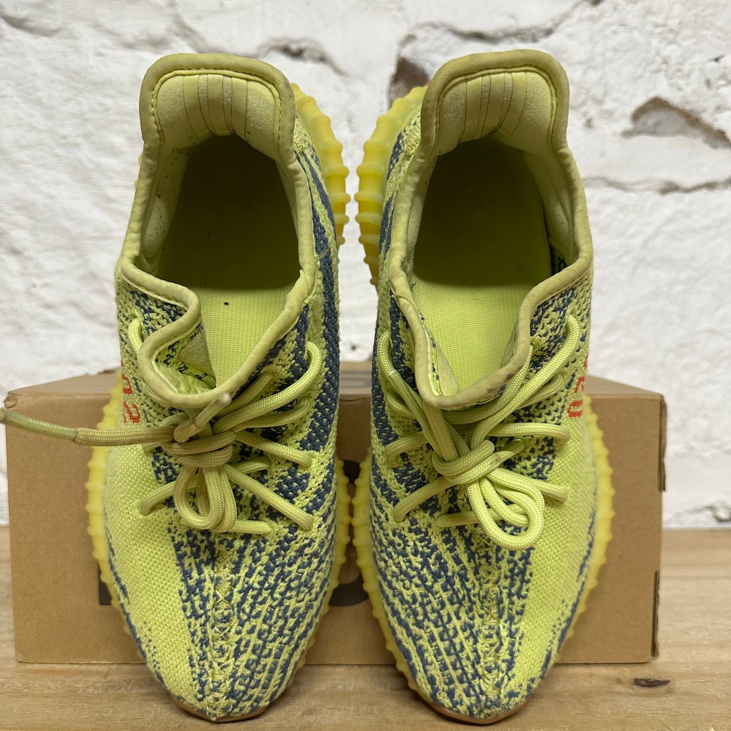 Yeezy 350 V2 Frozen Yellow Sz 7