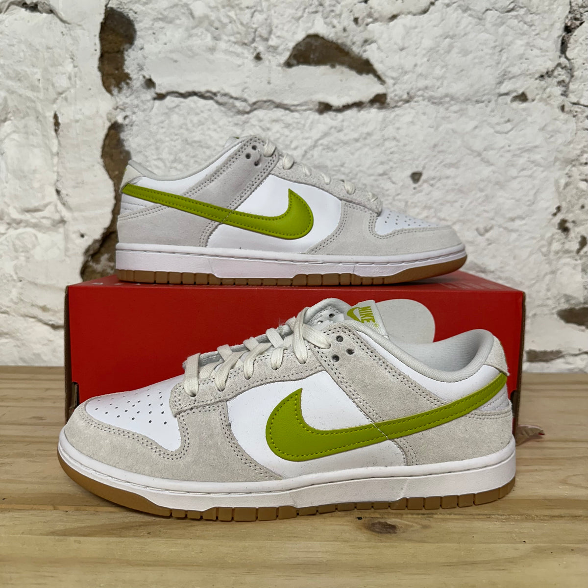 Nike Dunk Low White Bright Cactus Sz 8.5 (10W) DS