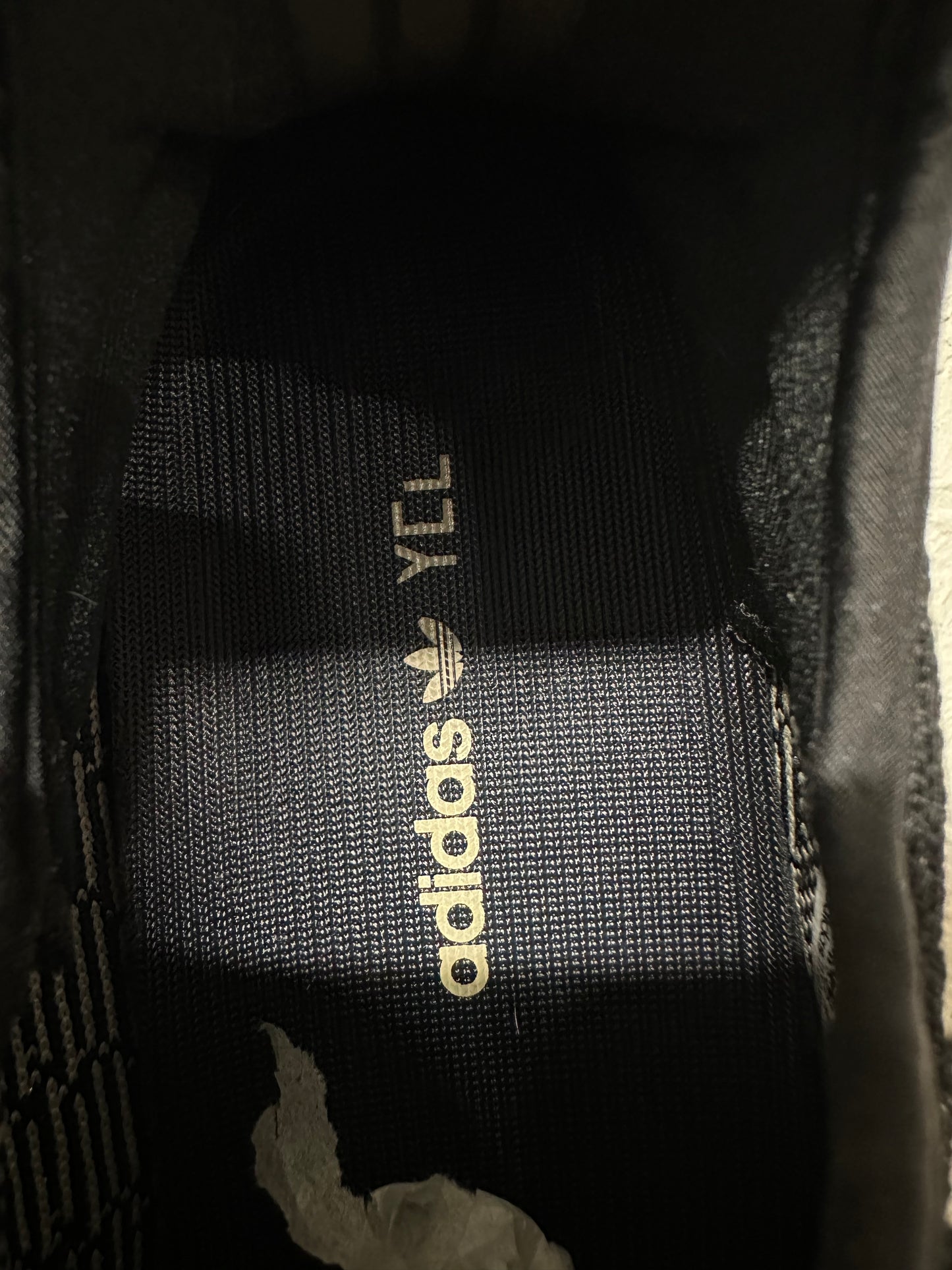 Yeey 350 V2 Core Black Sz 11.5