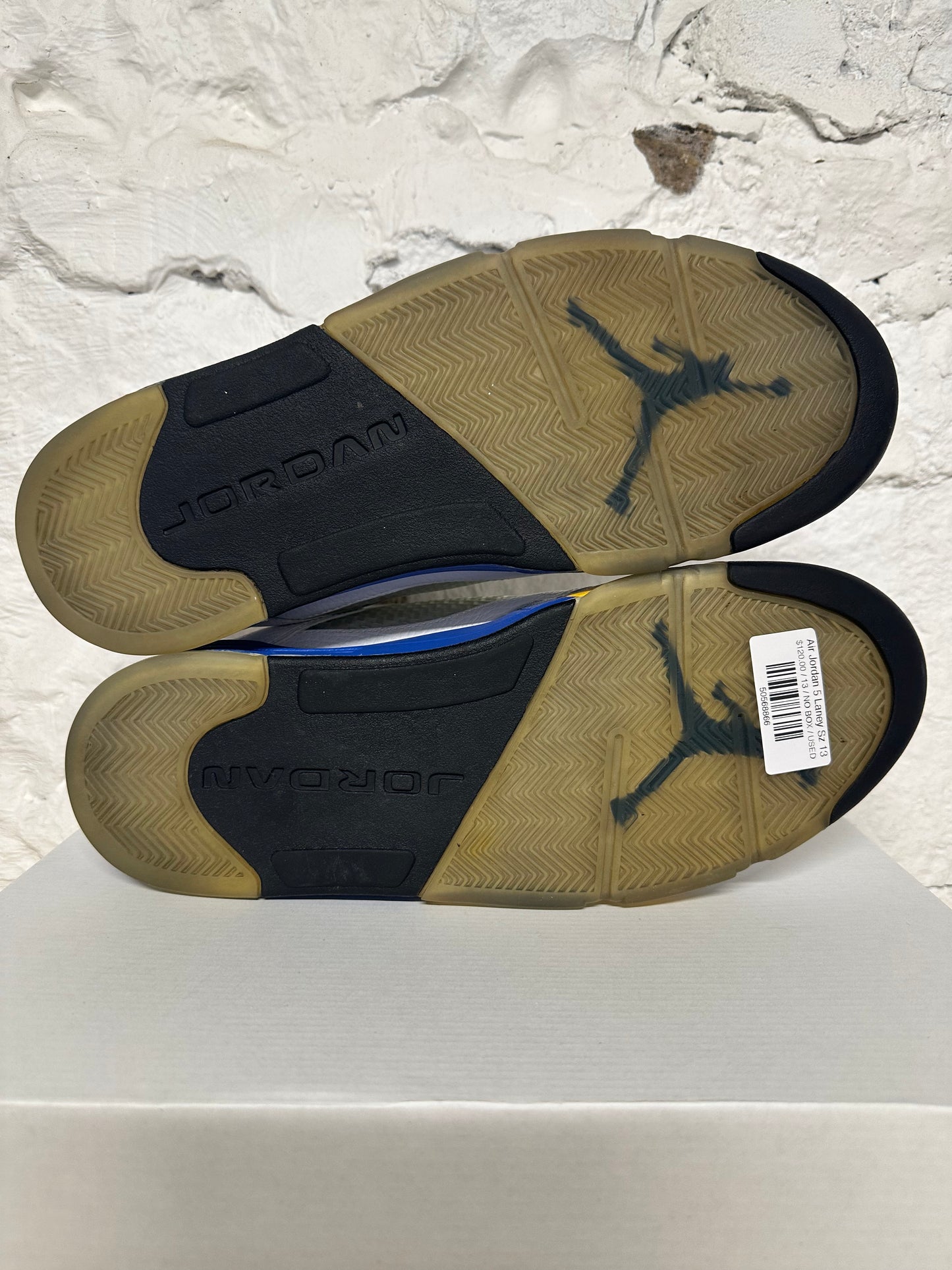 Air Jordan 5 Laney Sz 13