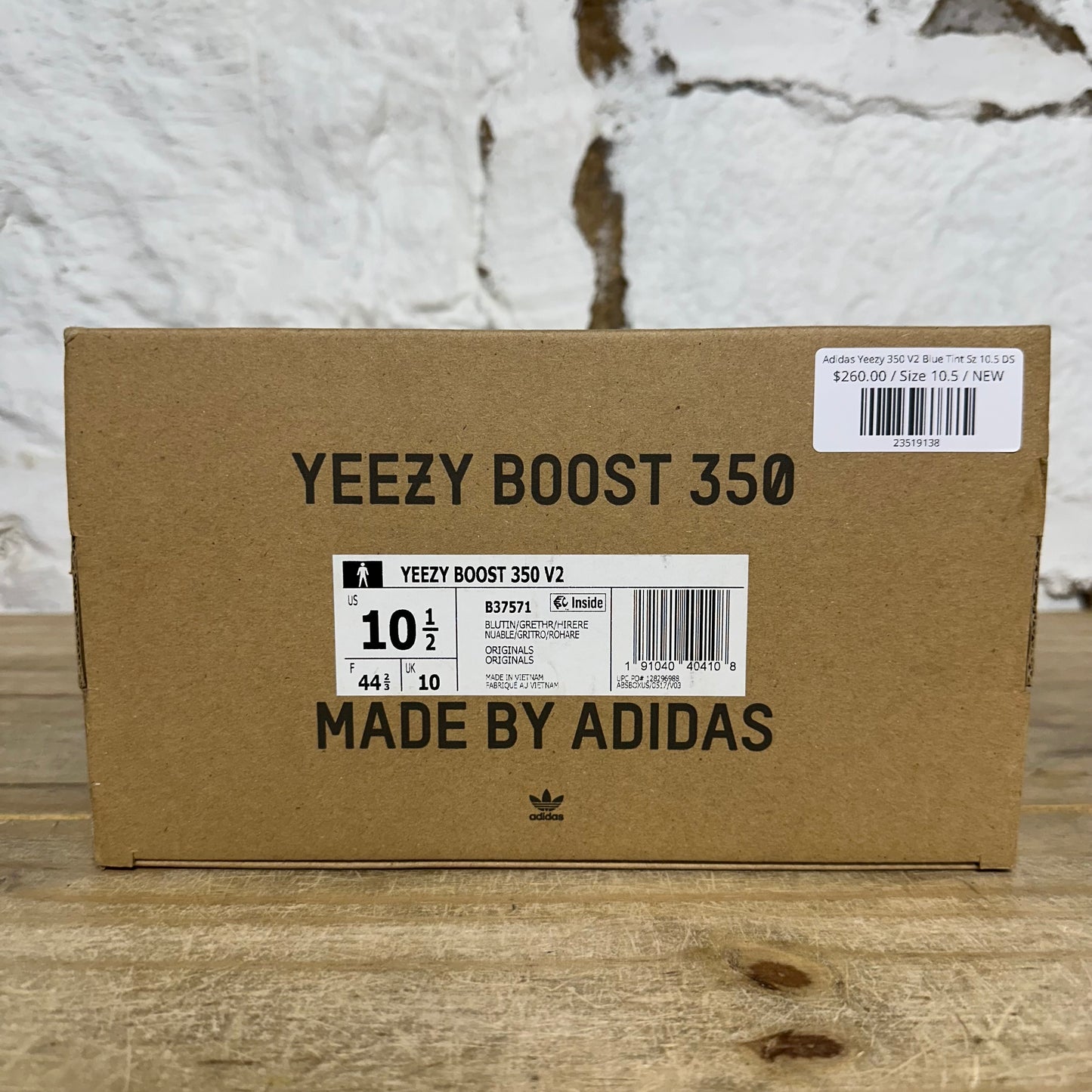 Yeezy 350 V2 Blue Tint Sz 10.5 DS