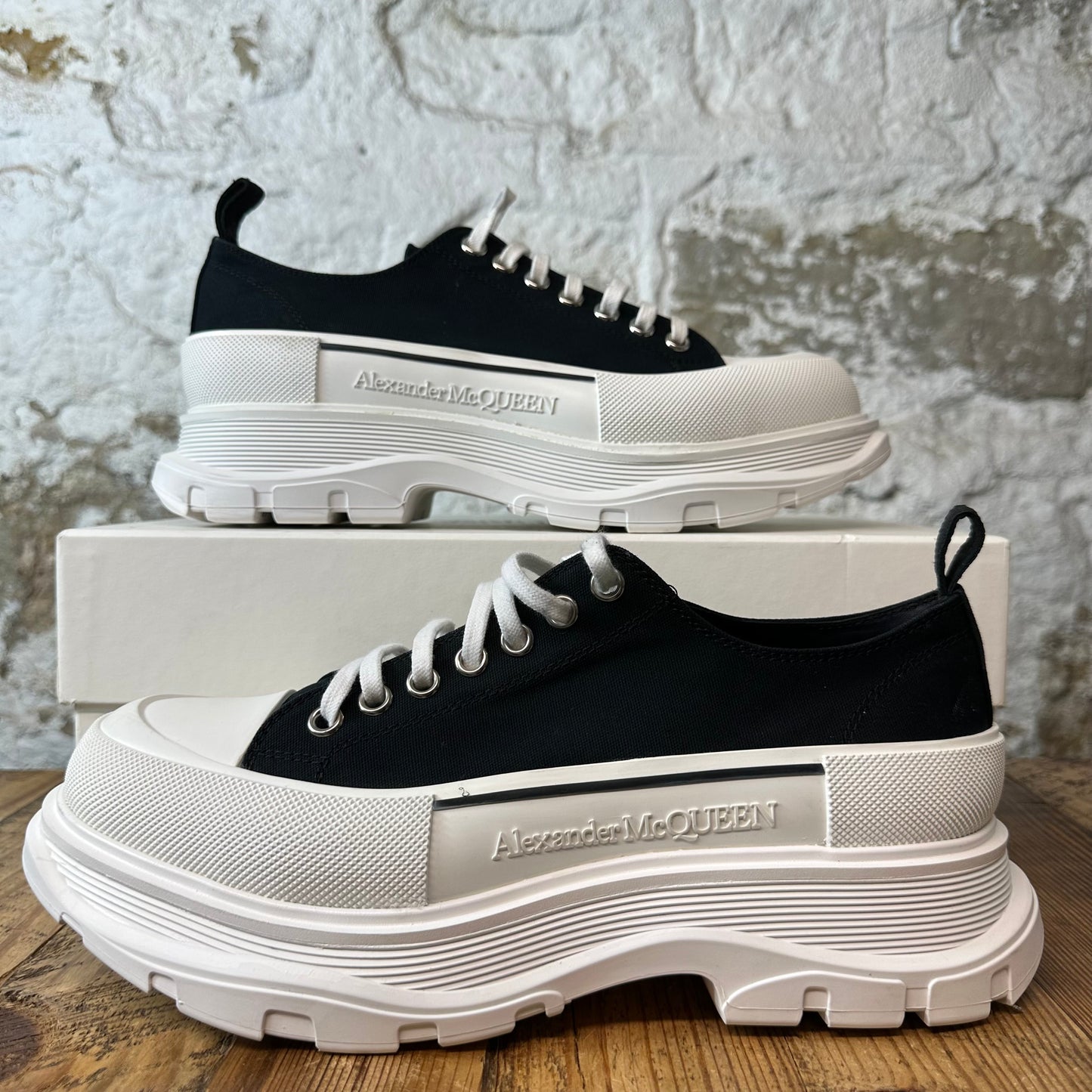Alexander Mcqueen Low Black White Tread Boot Sz 11 (44)