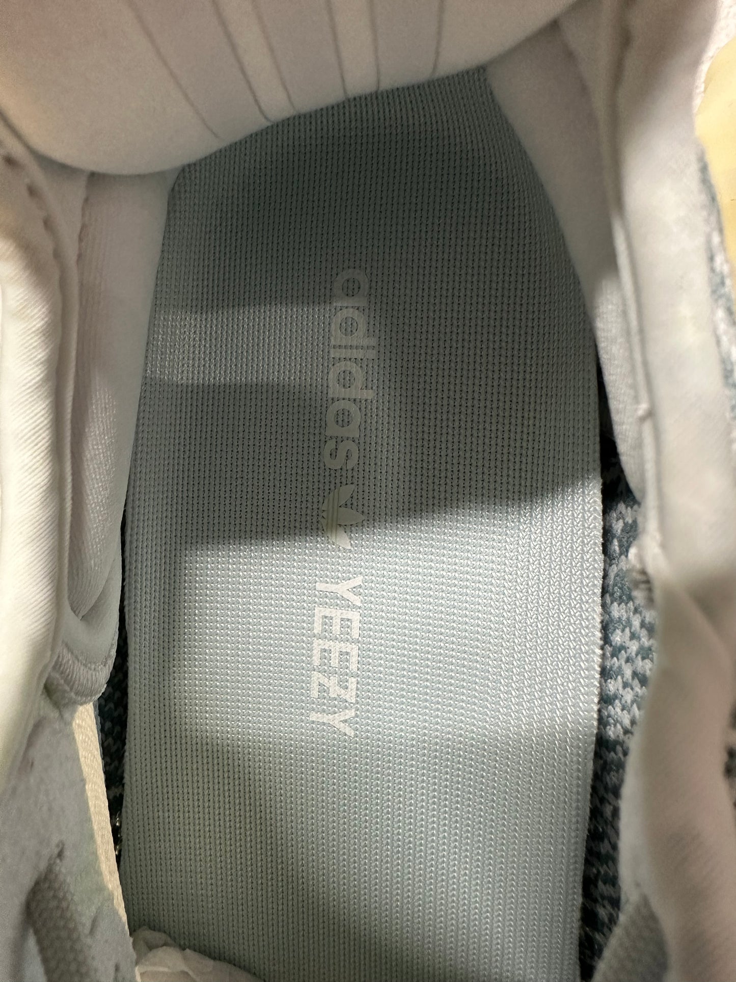 Yeezy 350 Cloud White Sz 9.5 DS