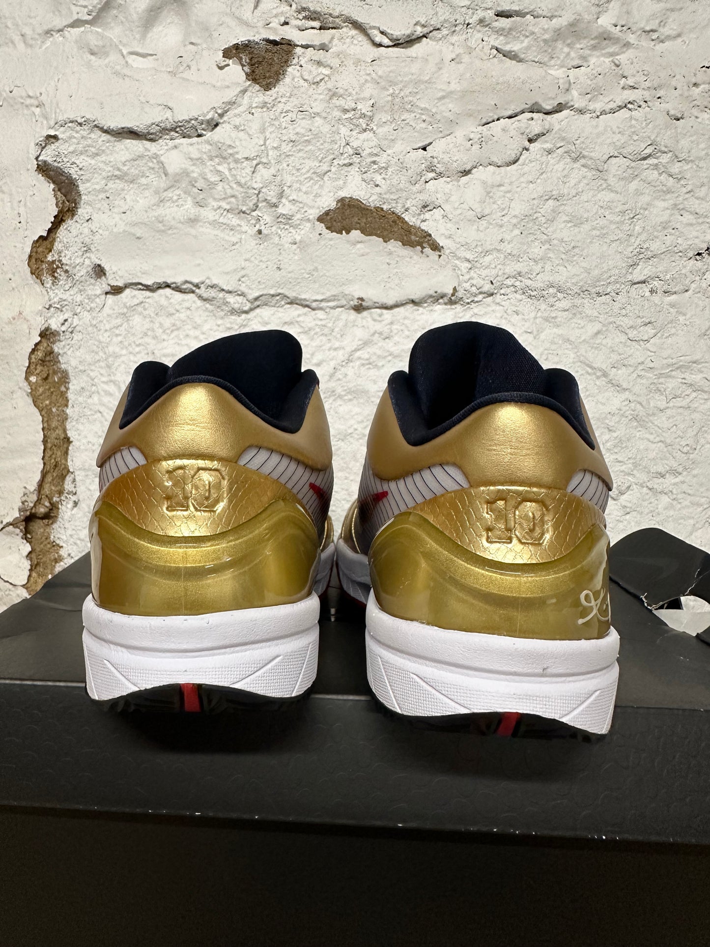 Nike Kobe 4 Gold Medal Sz 7