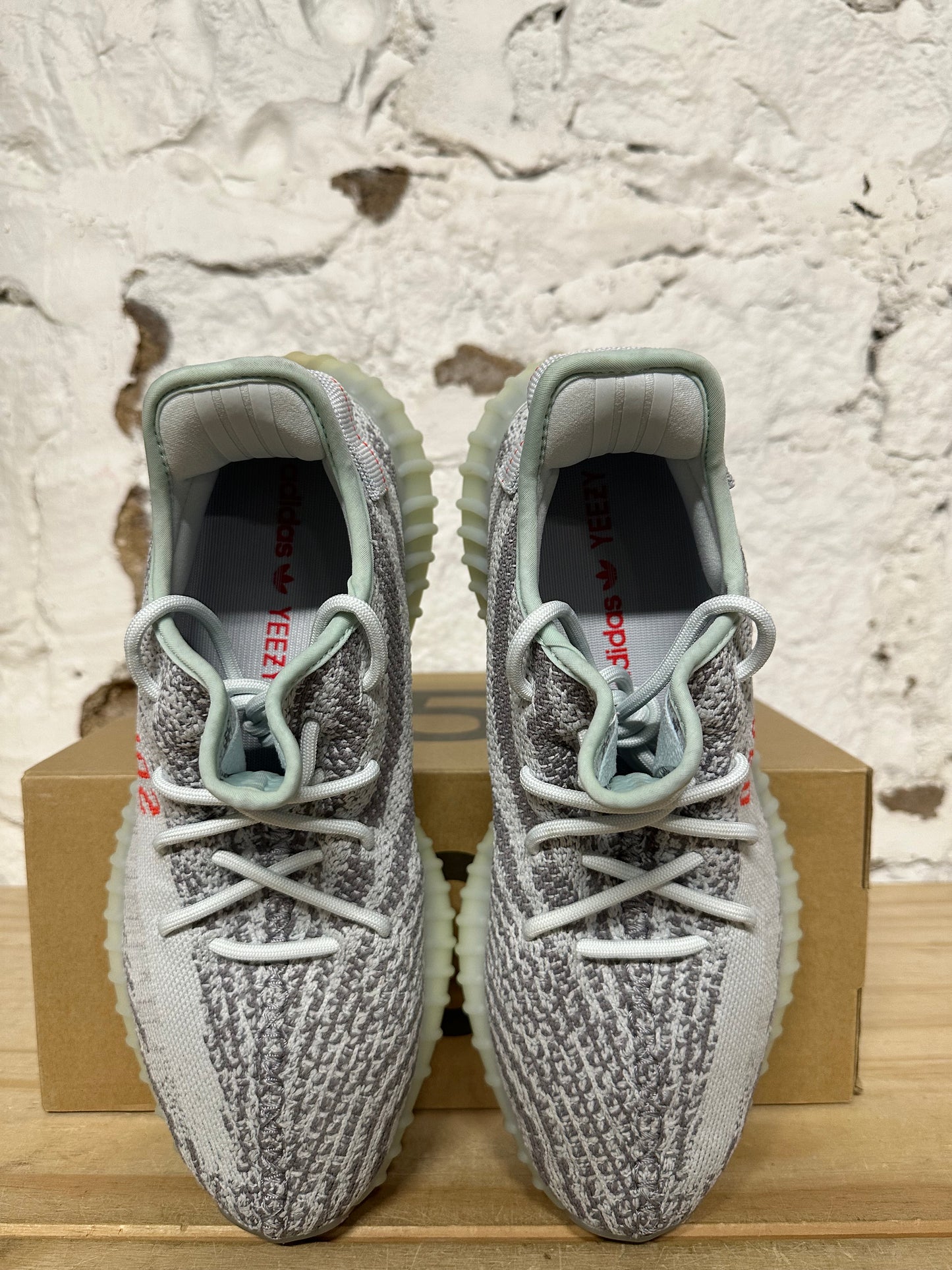 Yeezy 350 V2 Blue Tint Sz 8.5