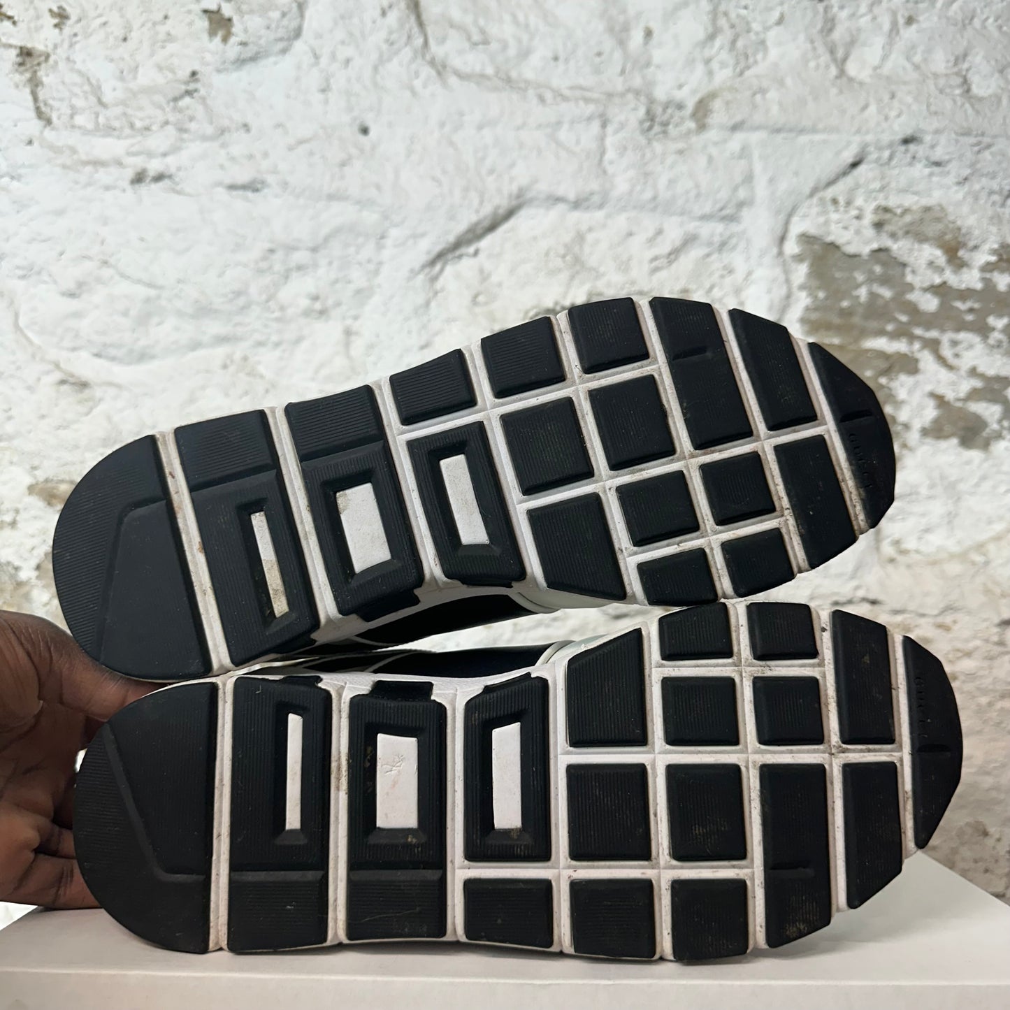 Gucci INterlocking GG Black White Sneaker Sz 8