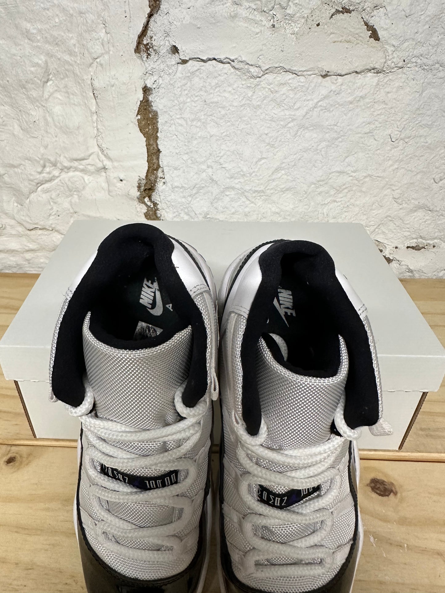 Air Jordan 11 Concord Sz 7Y