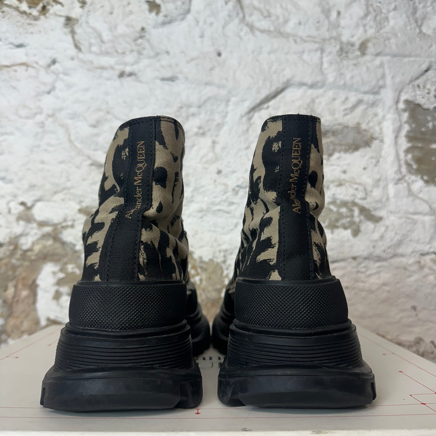 Alexander Mcqueen Beige Black Tread Boot Sneaker Sz 7 (40)