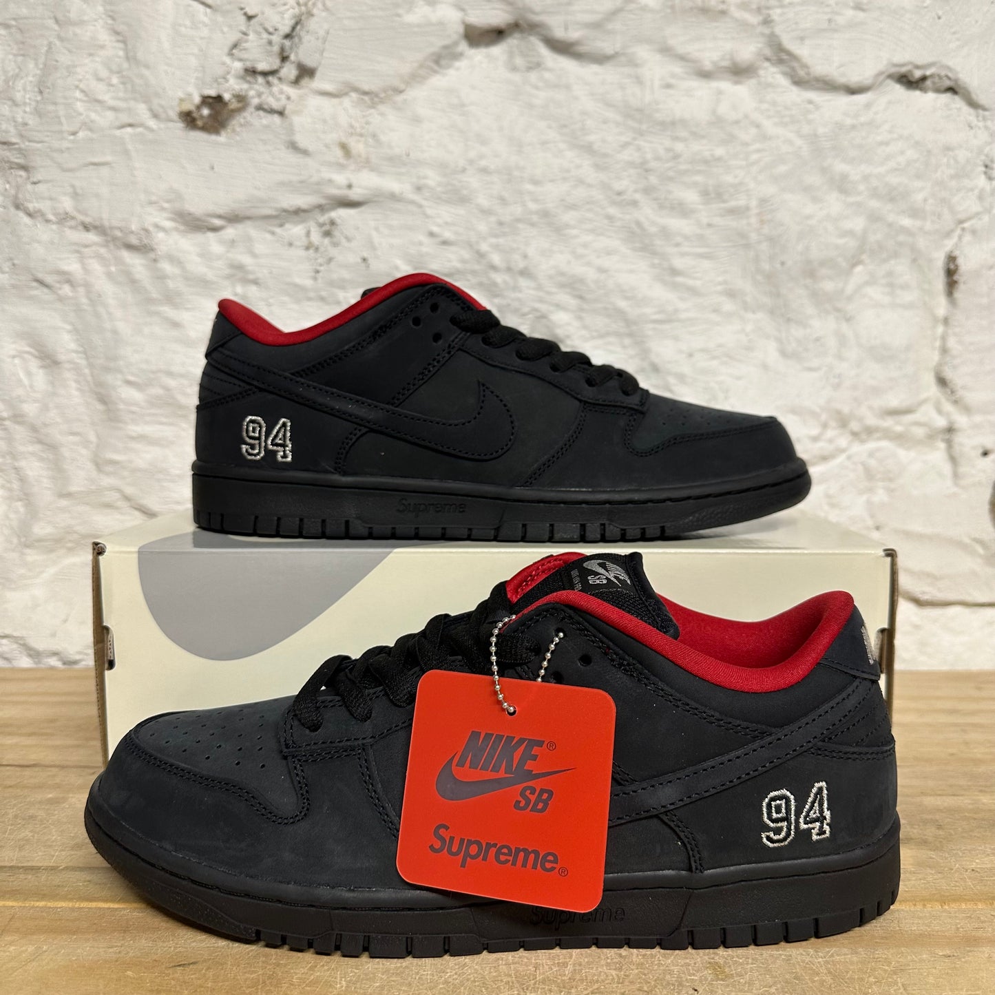Nike SB Dunk Low Supreme Black Sz 10.5 DS