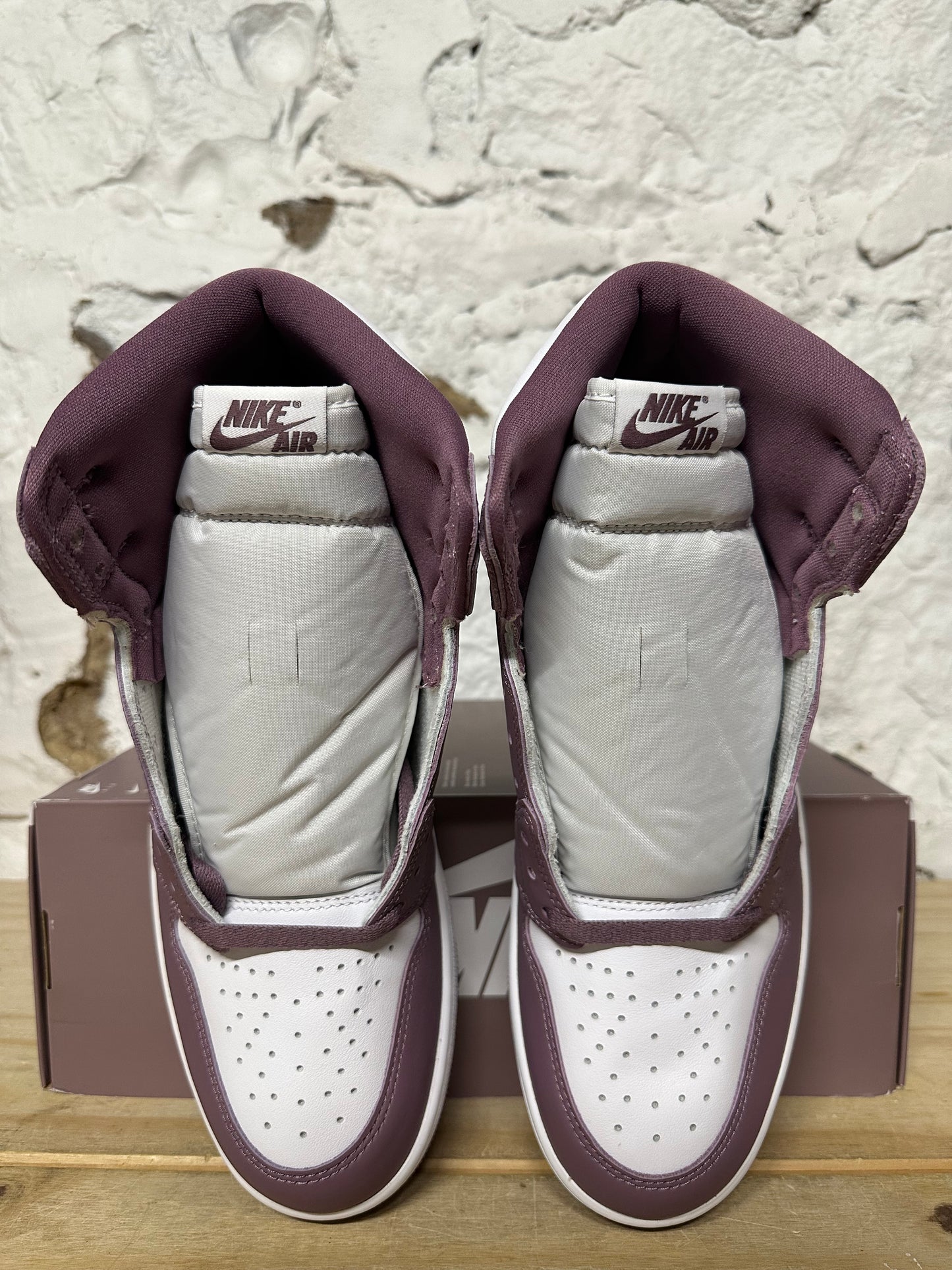 Air Jordan 1 Mauve Sz 11 DS